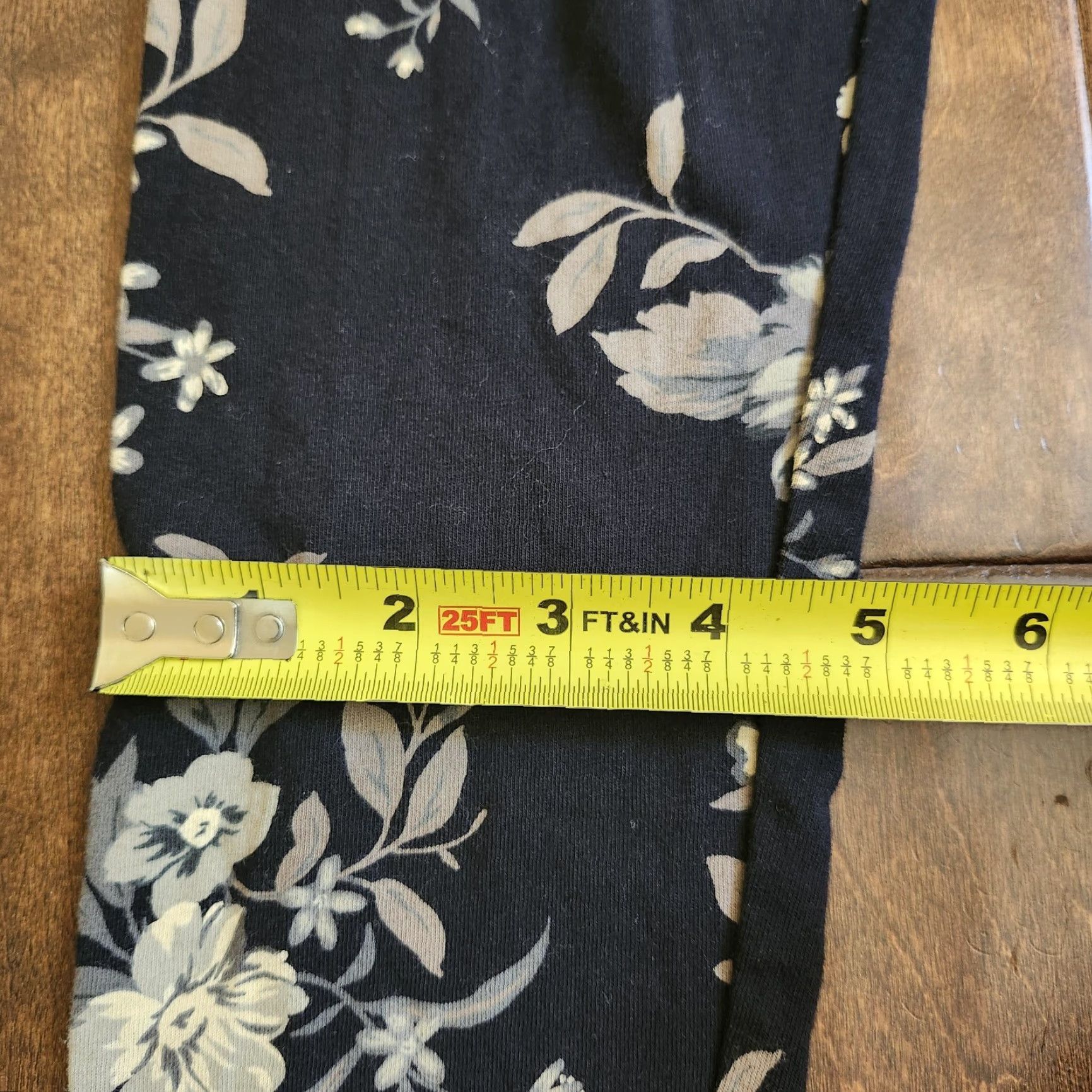Old Navy Old Navy Women's Floral Print Leggings - XS Leggings Casual Womens XS Multicolor Floral Athleisure Yoga Gym & Training Spring Summer Fall Size 26" / US 2 / IT 38 - 4 Thumbnail