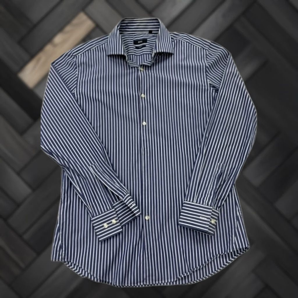 Hugo Boss VINTAGE Hugo Boss Mens Blue Striped Slim Fit Dress Shirt 42 Button-Down Collar Used Shirt Mens 42 Blue Striped Dress Shirt Business Prime Size 42R - 1 Thumbnail