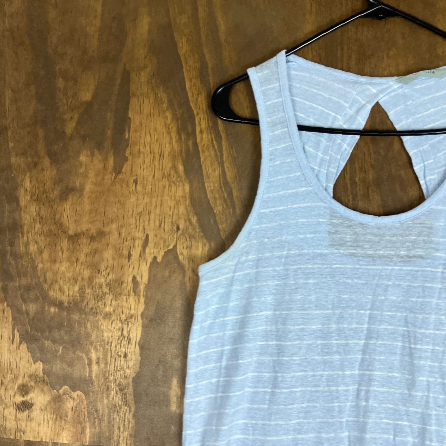 Athleta Athleta Blouse Sleeveless Blue White Stripe 100% Linen Key Hole Tank Small Womens Size S / US 4 / IT 40 - 4 Thumbnail