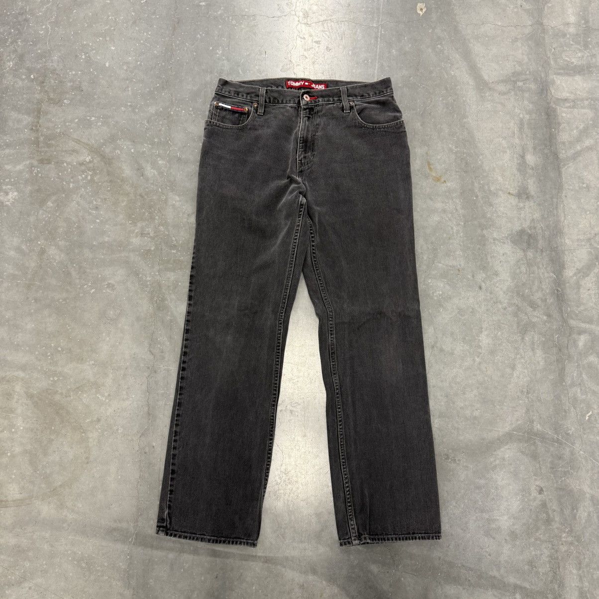 Tommy Hilfiger × Vintage Crazy Vintage Y2K Baggy Wide Leg Faded Black Tommy Jeans Size US 33 - 2 Thumbnail