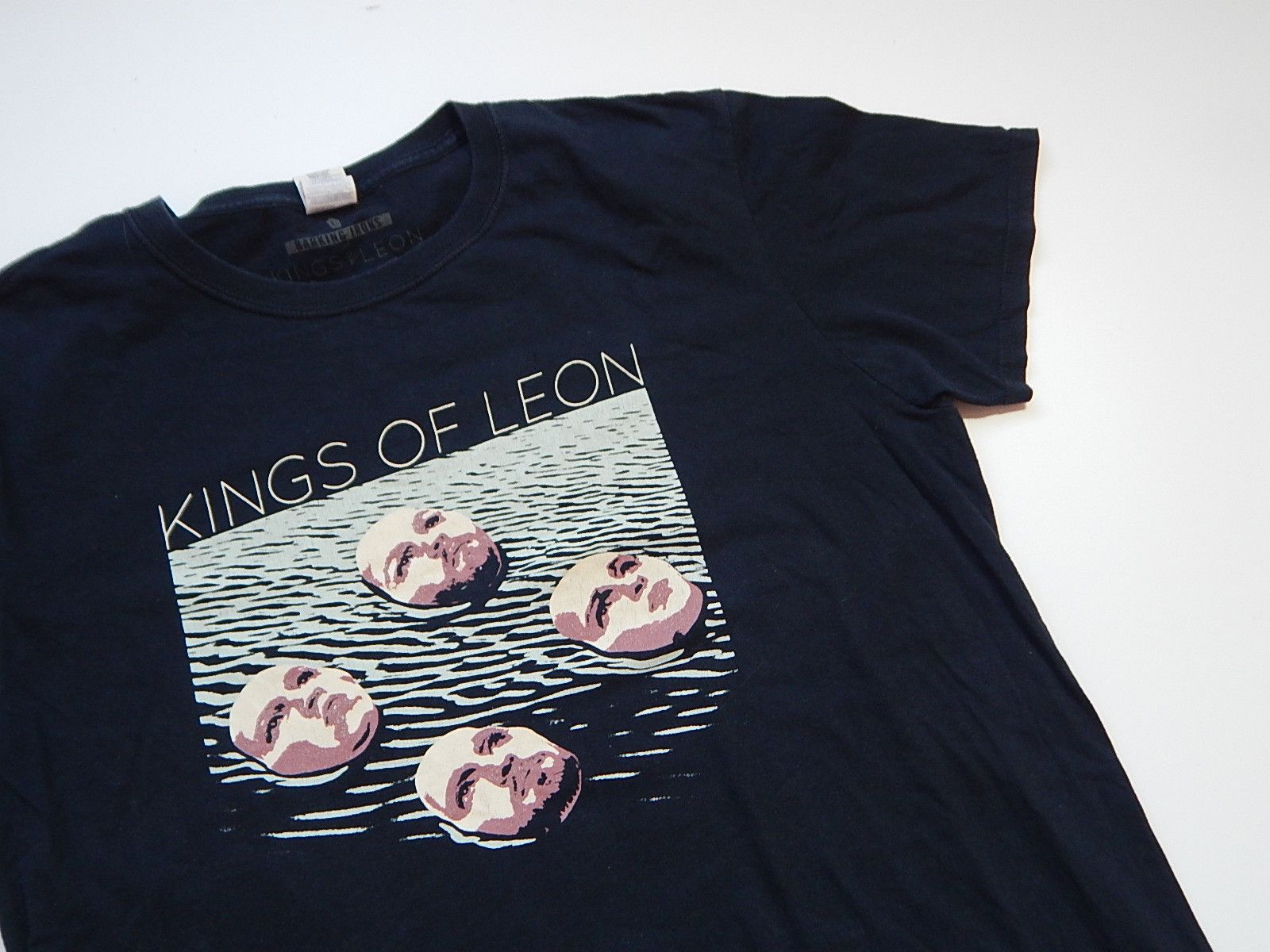 Band Tees kings of leon walls tour indie rock band tee Size US L / EU 52-54 / 3 - 2 Thumbnail