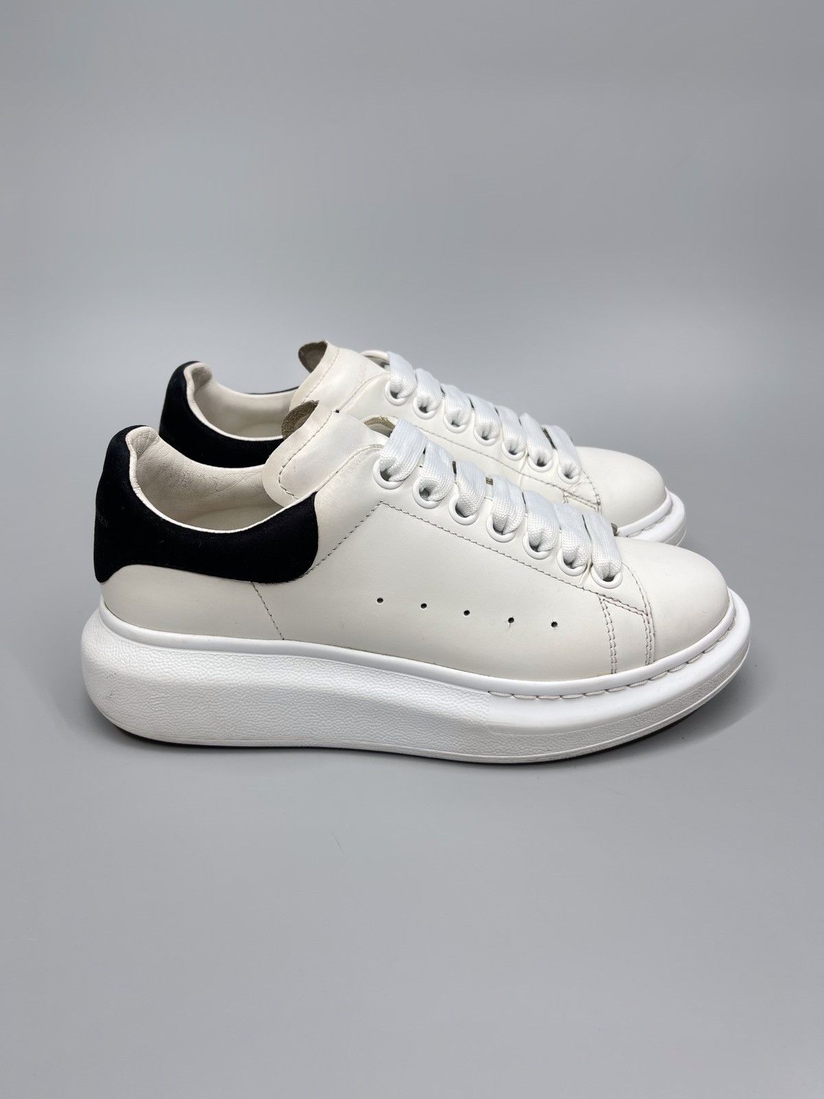 Alexander McQueen Alexander Mcqueen White Oversize Sneakers Size US 6 / IT 36 - 1 Thumbnail