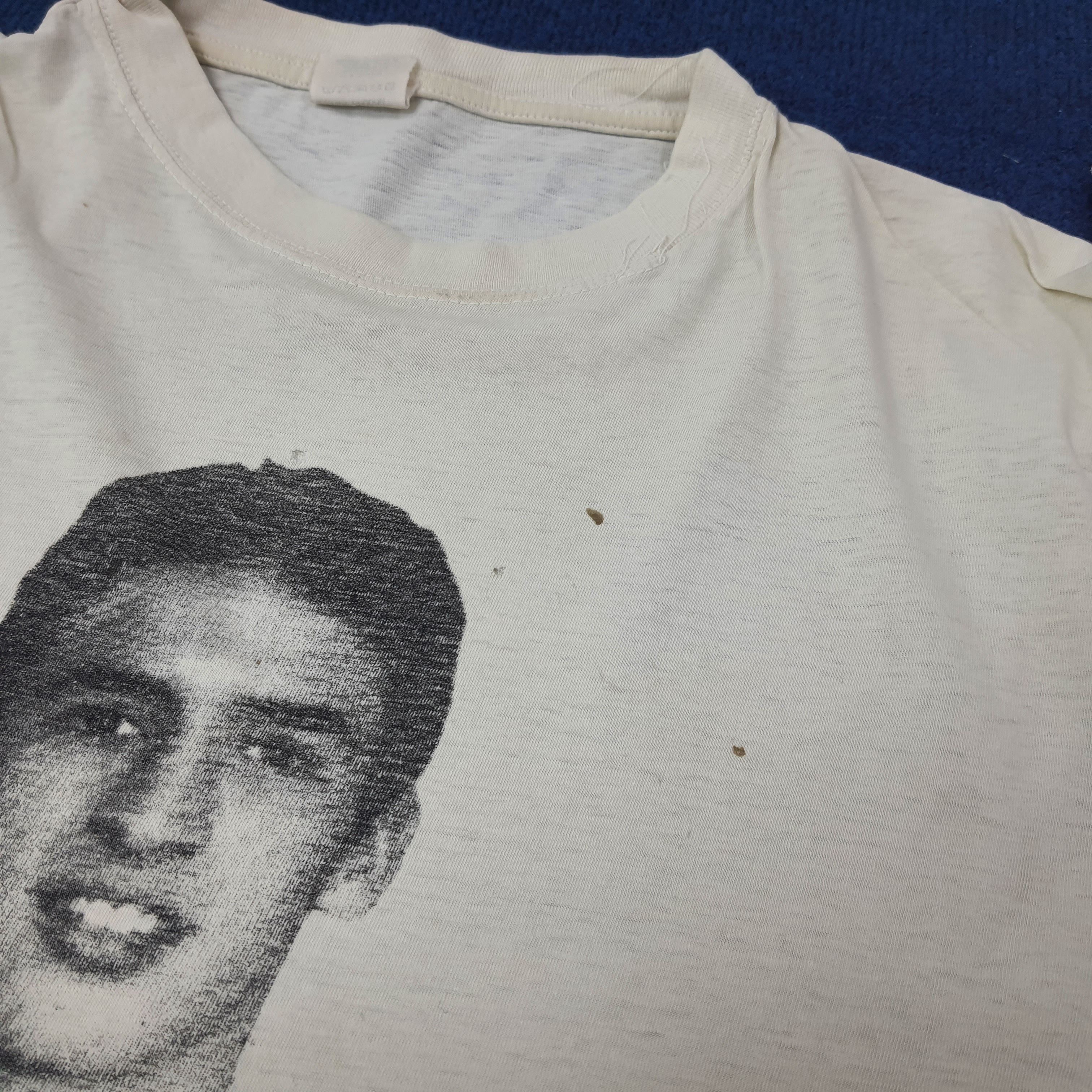 Vintage Vintage RAUL Real Madrid Soccer Tshirt C267N77 Size US L / EU 52-54 / 3 - 7 Thumbnail