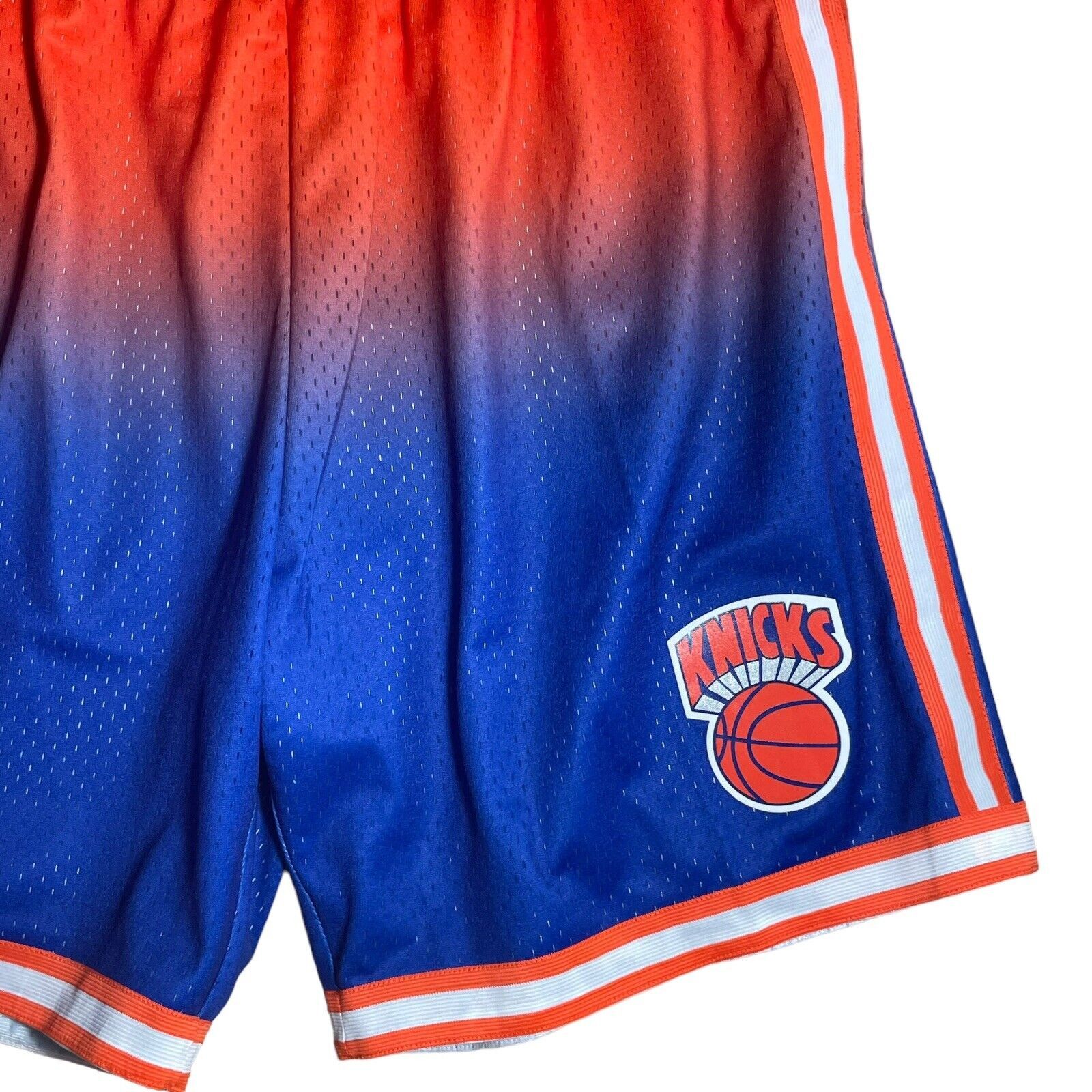 Mitchell & Ness Medium Mitchell & Ness New York Knicks Fadeaway Shorts Size US 32 / EU 48 - 2 Thumbnail