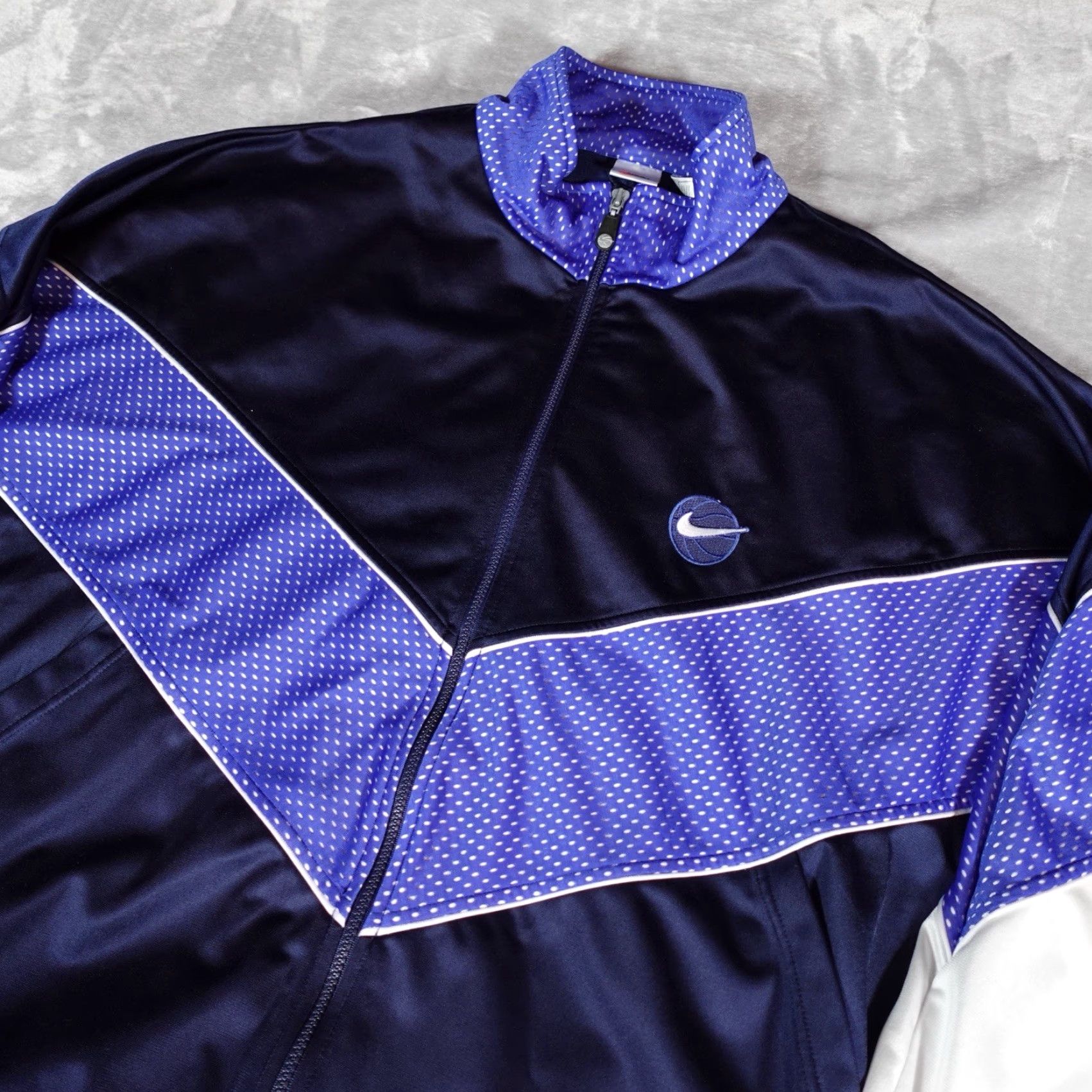 Nike VINTAGE Nike Track Jacket Mens 2XL Blue 90s Basketball Boxy Fit Full Zip Mens XL (Fits 2XL) Size US XXL / EU 58 / 5 - 2 Thumbnail