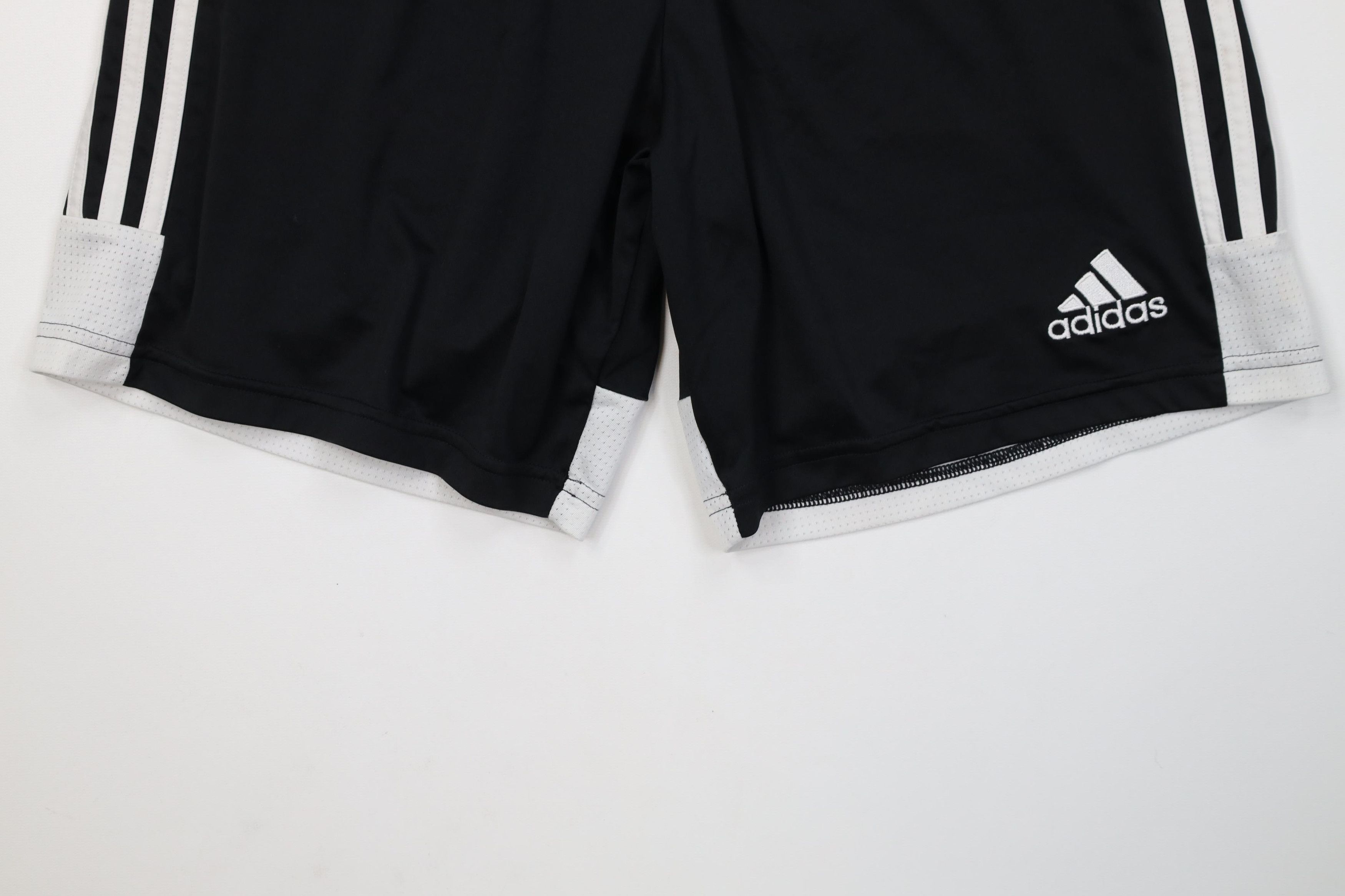 Adidas Vintage Y2K Adidas Above Knee Running Jogging Soccer Shorts Size US 32 / EU 48 - 4 Thumbnail