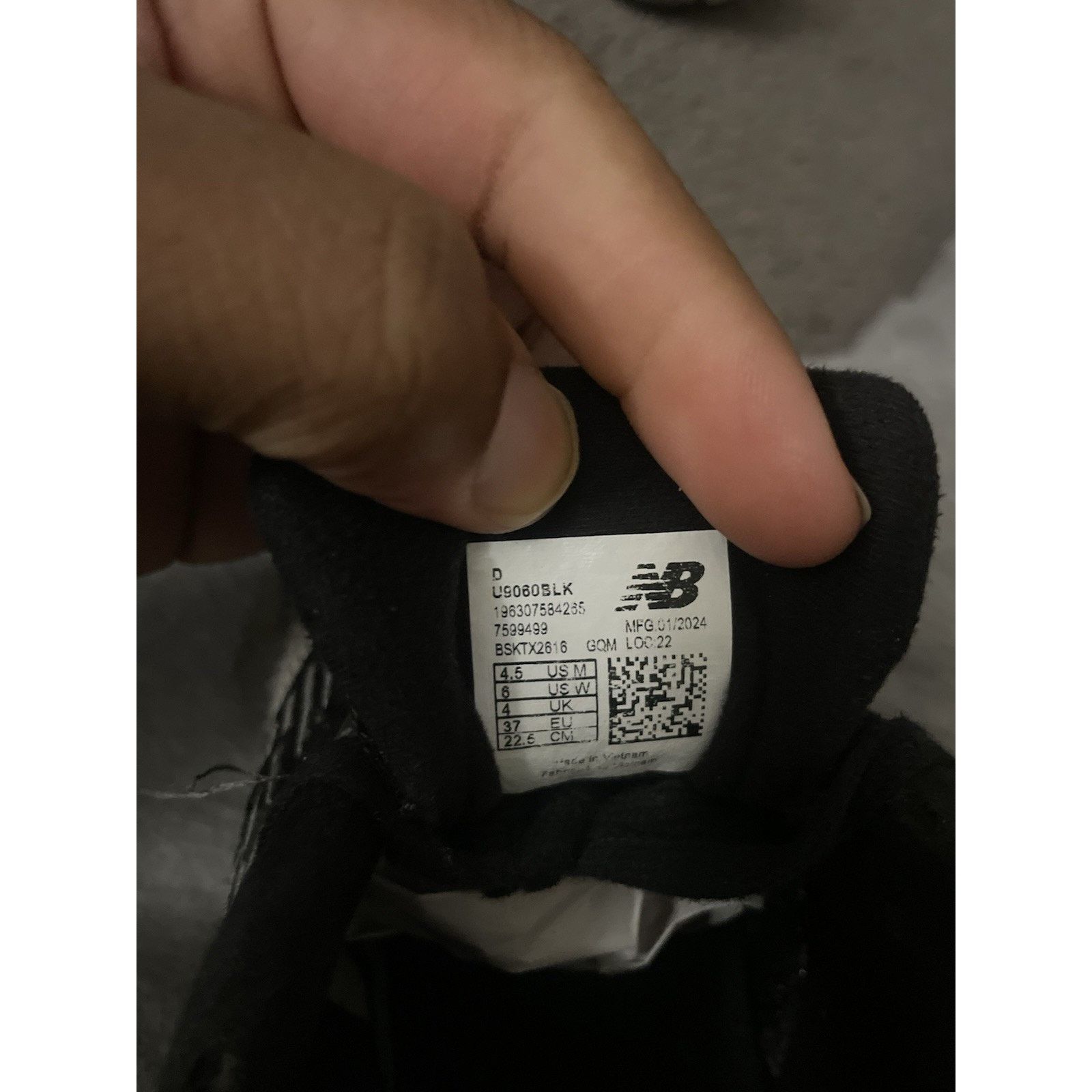 New Balance Size 4.5y-New Balance 9060 Black Castlerock Grey U9060BLK Size US 6 / IT 36 - 6 Thumbnail