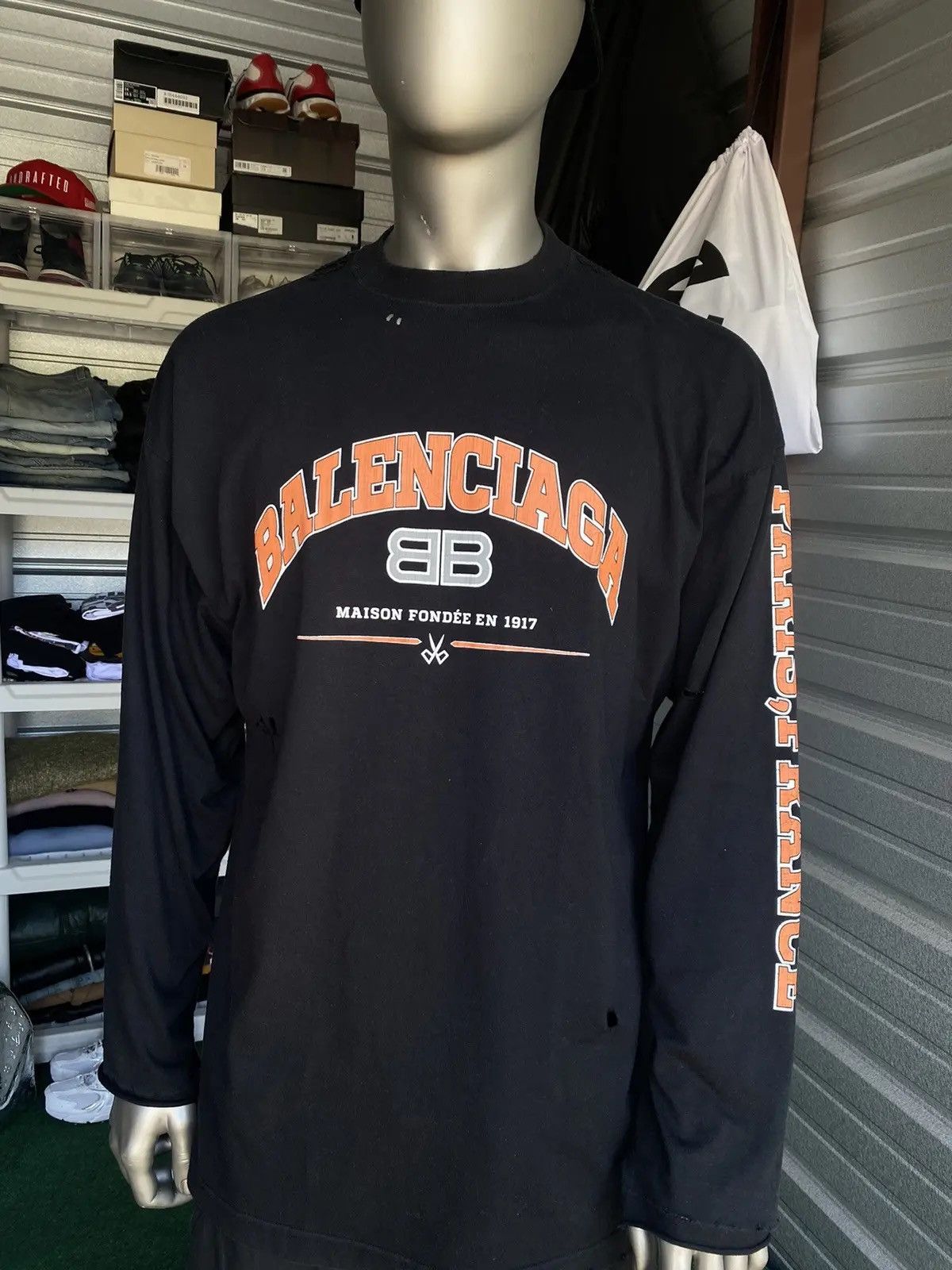 【BALENCIAGA】MAISON LOGO LONG SLEEVE T SHIRT Balenciaga Maison Long Sleeve T-shirt Oversized In Black
