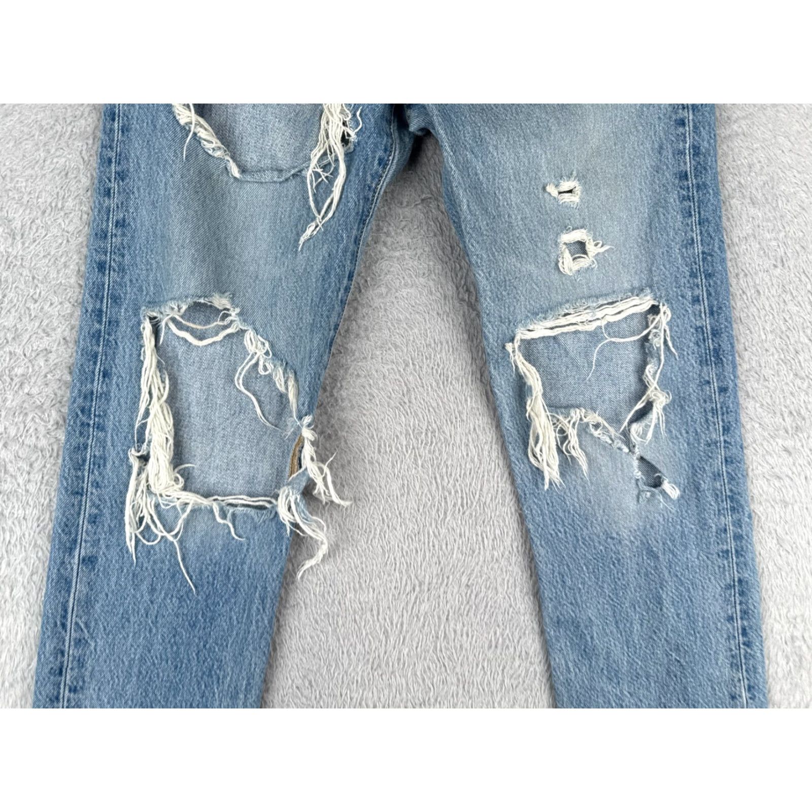 Levi's Levi's 501 Jeans Men's Regular 26x30 Blue Denim Distressed Button Fly Size US 26 / EU 42 - 3 Thumbnail