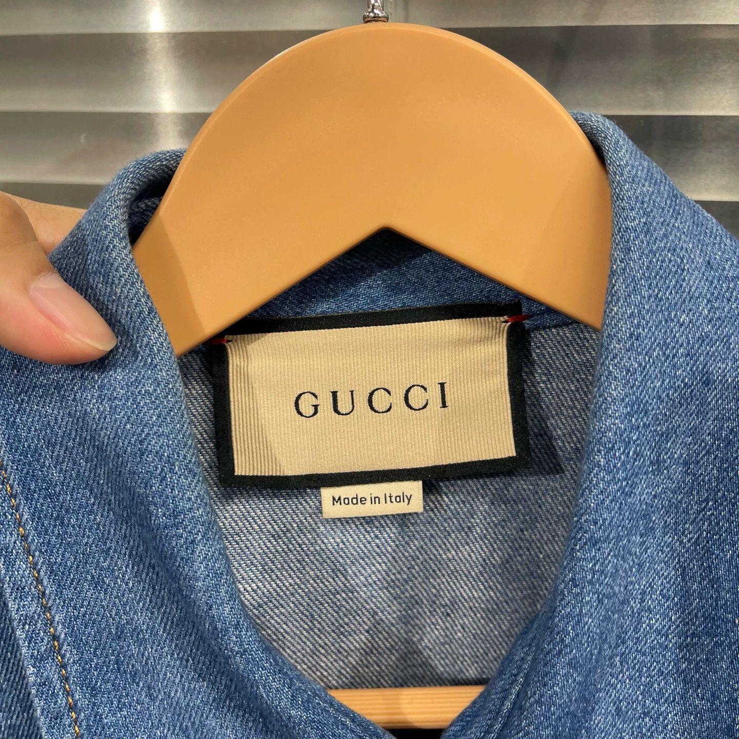 Gucci Gucci 23ss Slogan Emb ShortSleeve ShirtJkt 50 99N Size US M / EU 48-50 / 2 - 3 Thumbnail