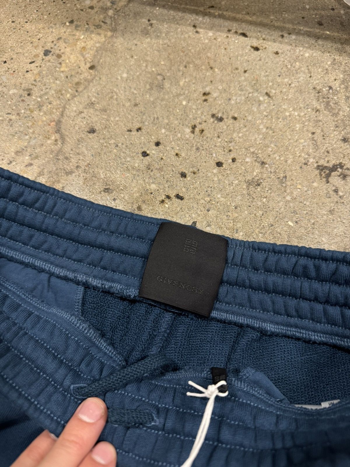Givenchy Givenchy Logo Printed Sweatshorts NEW 900$ Size US 32 / EU 48 - 5 Thumbnail