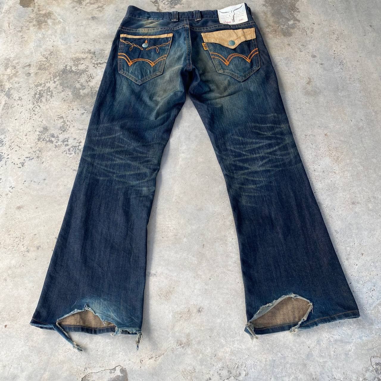 Edwin VINTAGE EDWIN FLARED BULL DISTRESSED RIPPED KNEE RUSTY WASH Size US 32 / EU 48 - 6 Thumbnail
