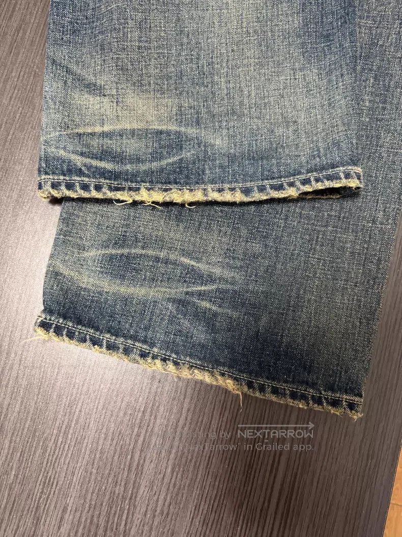 Neighborhood Neighborhood size L jeans Size US 27 - 3 Thumbnail