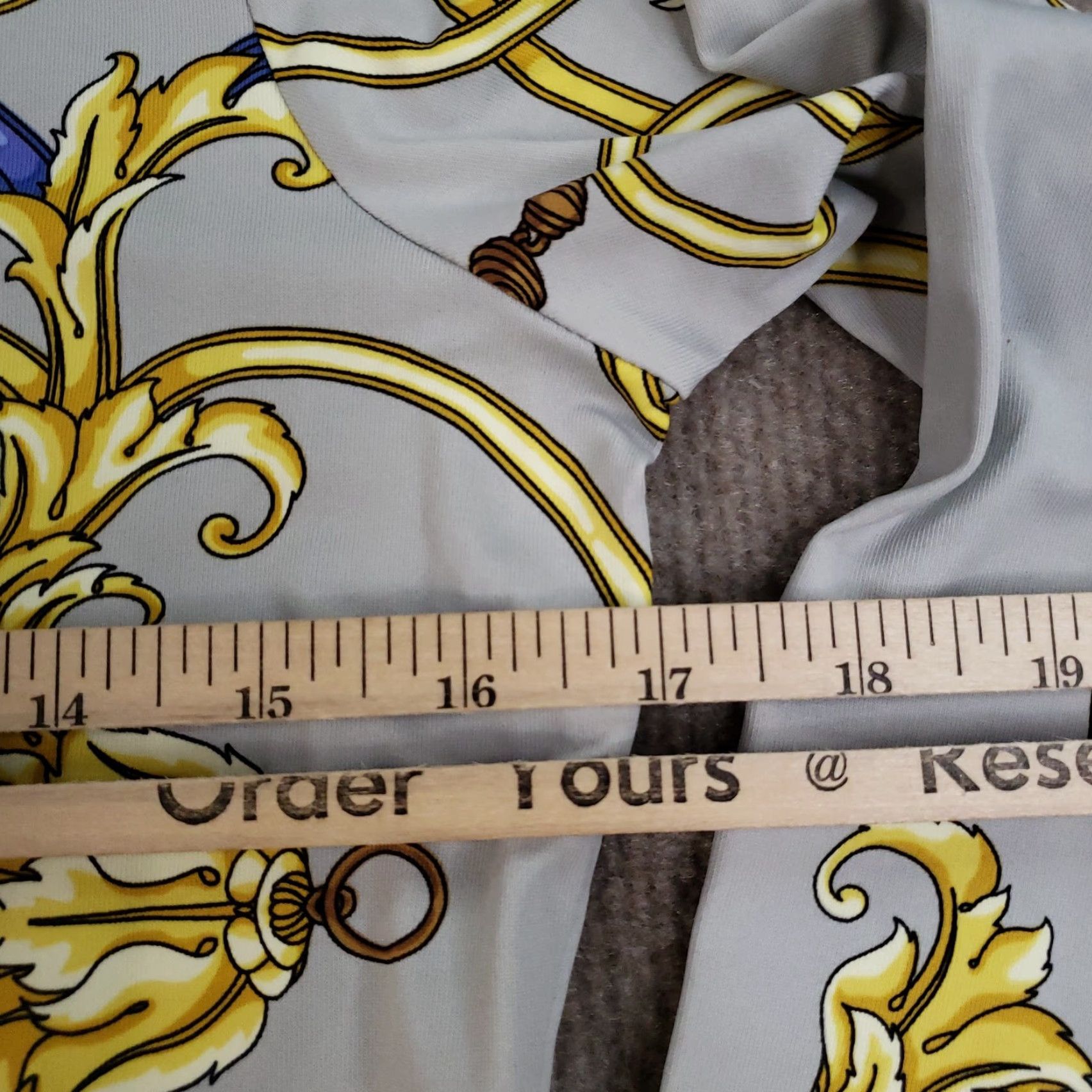 J.McLaughlin J. McLaughlin Shirt Womens Small Gray Gold Baroque Scroll Print Stretch Top Crew Neck Long Sleeve Regular Fit Womens Size S / US 4 / IT 40 - 3 Thumbnail