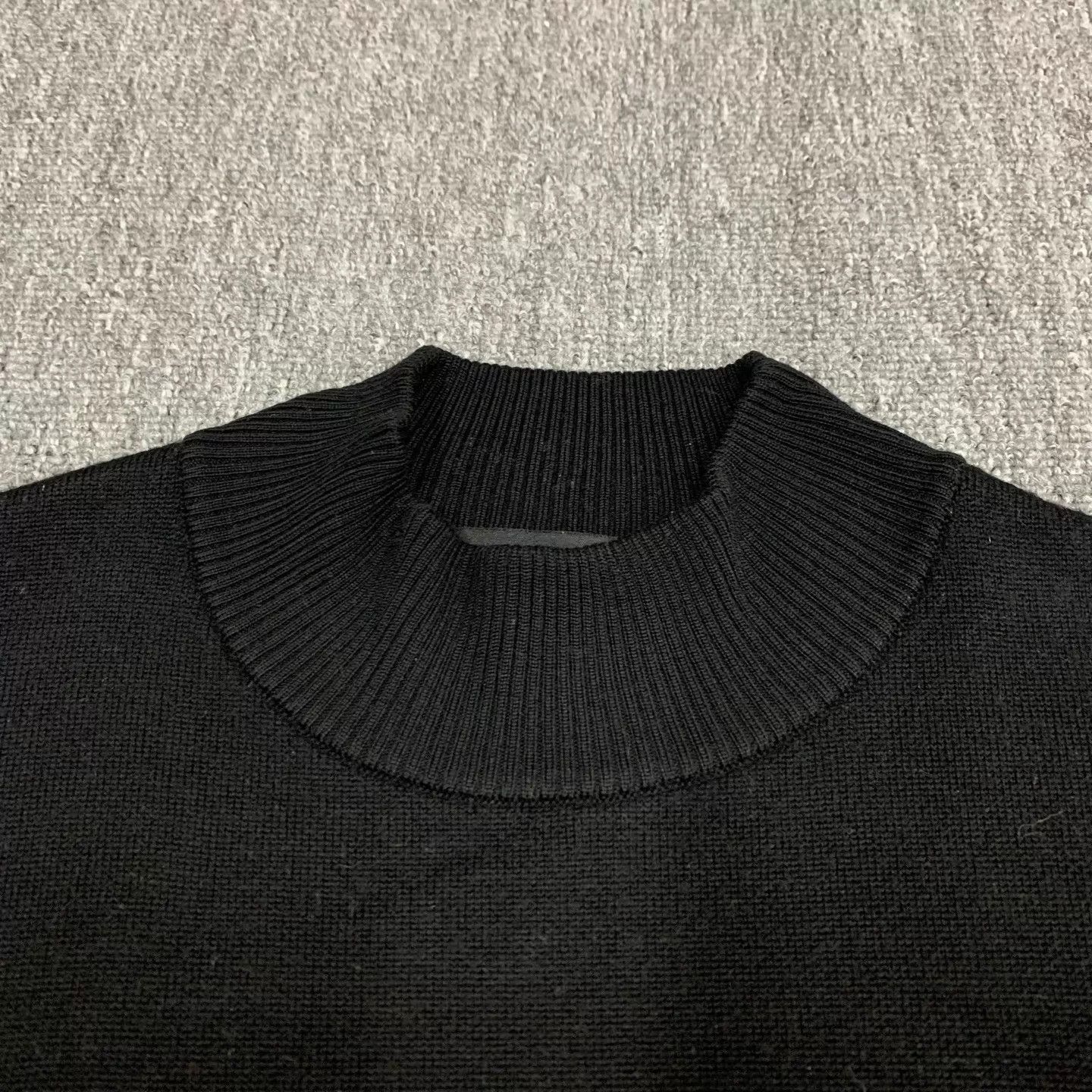 Fendi Fendi colorblocked chest large logo sweater 52 95 New Size US L / EU 52-54 / 3 - 9 Thumbnail