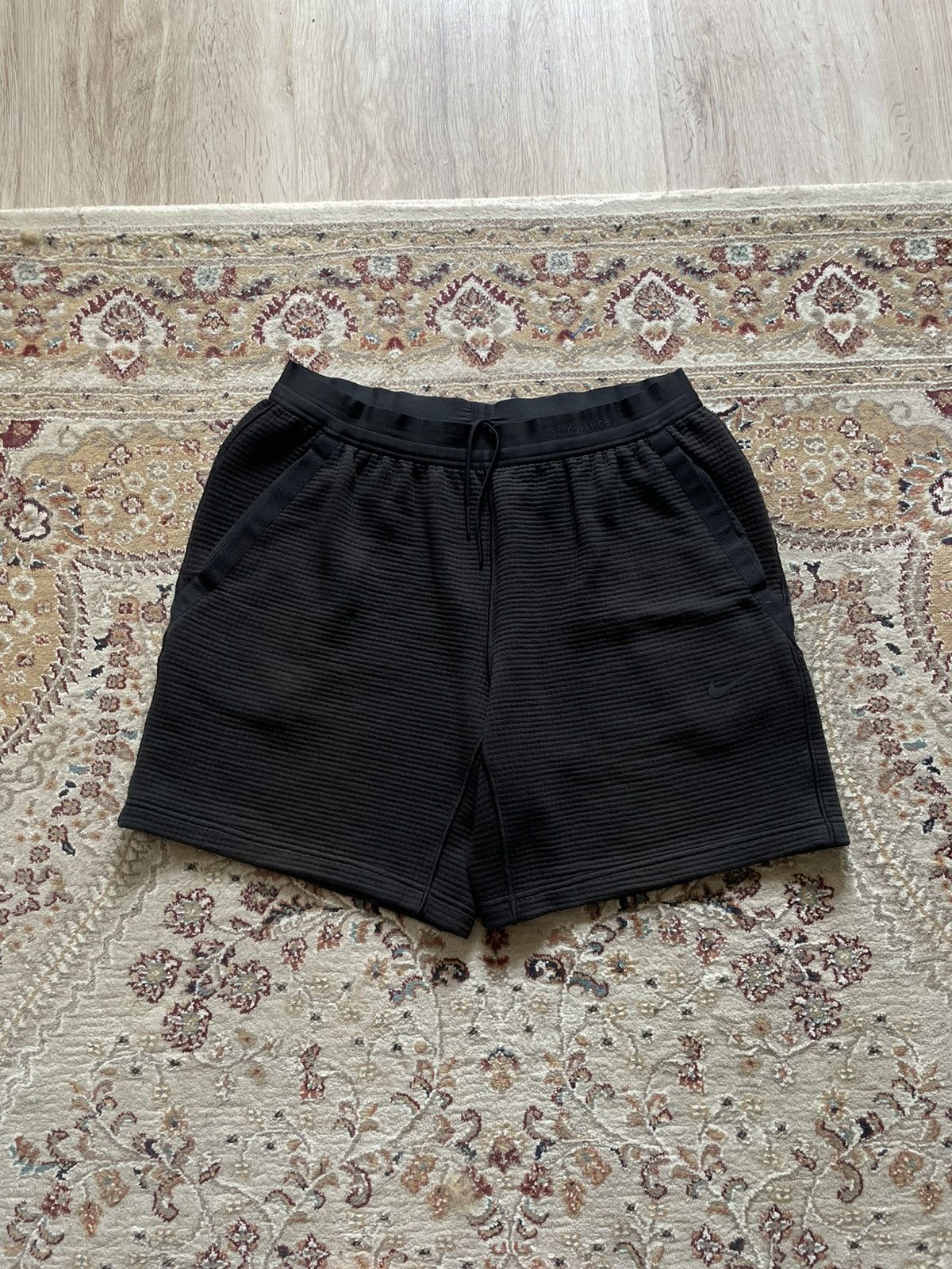 Nike Nike Swoosh Tech NSW Waffle Shorts Black 14 09 11 05 Size US 32 / EU 48 - 1 Thumbnail