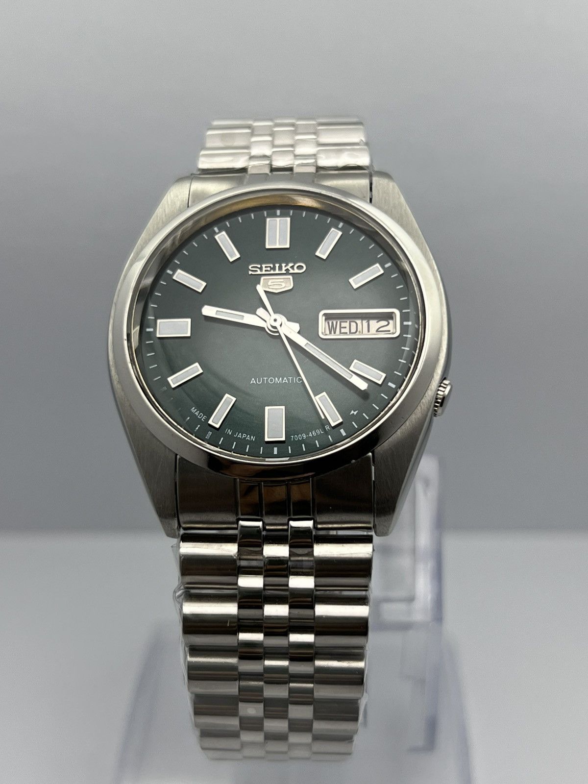 Seiko Seiko 5 Automatic Baton Dial Wrist Watch Day/Date Japan Size 36 - 16 Thumbnail