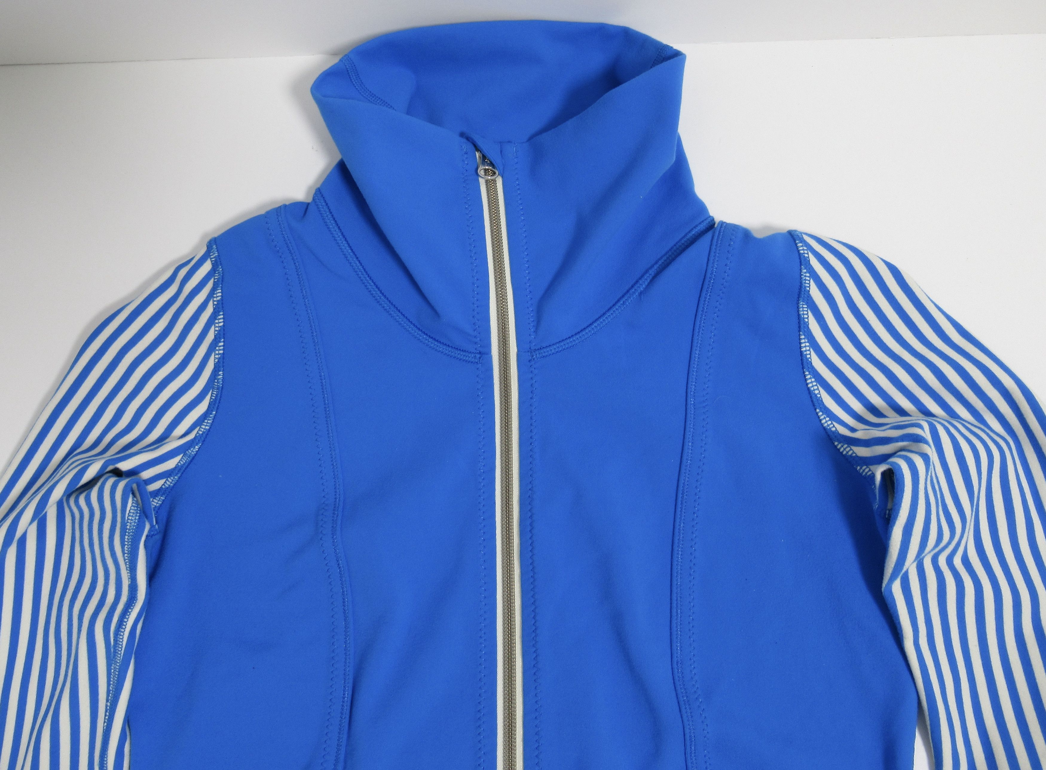 Lululemon Lululemon Daily Yoga Jacket Beaming Classic Stripe Size S / US 4 / IT 40 - 2 Thumbnail