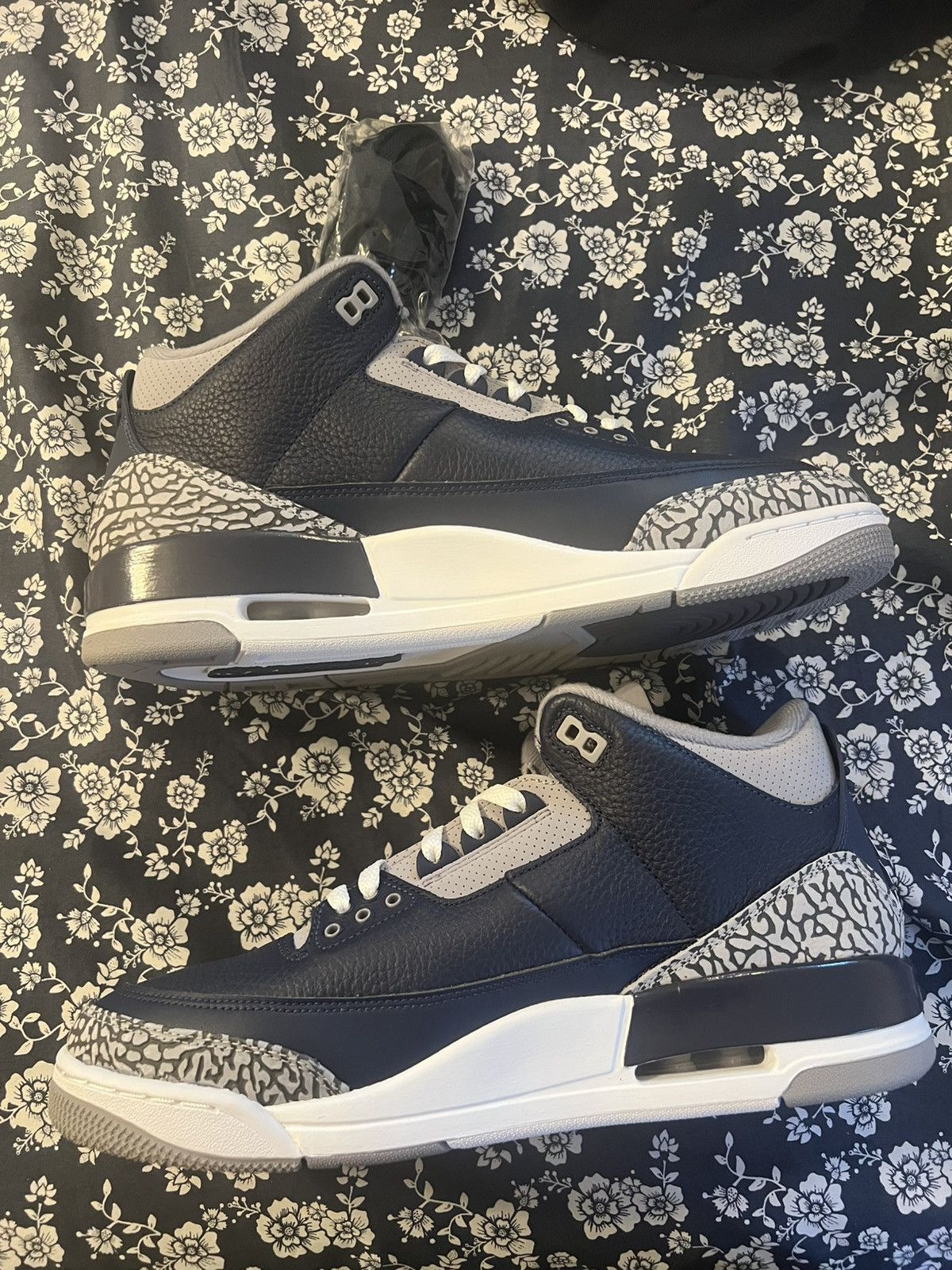 Nike Jordan 3 Retro Georgetown Size US 11.5 / EU 44-45 - 2 Thumbnail