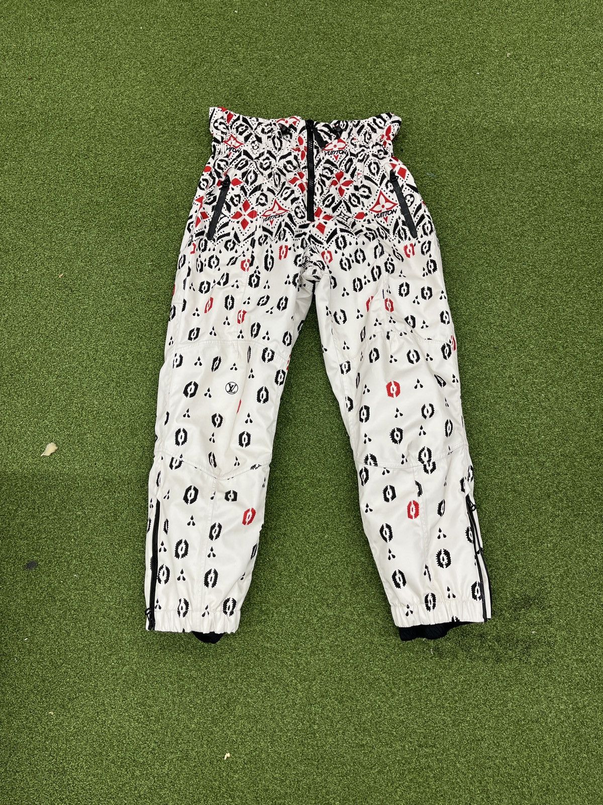 Image of Louis Vuitton Lv Ski Pants Size 38 in White, Men's