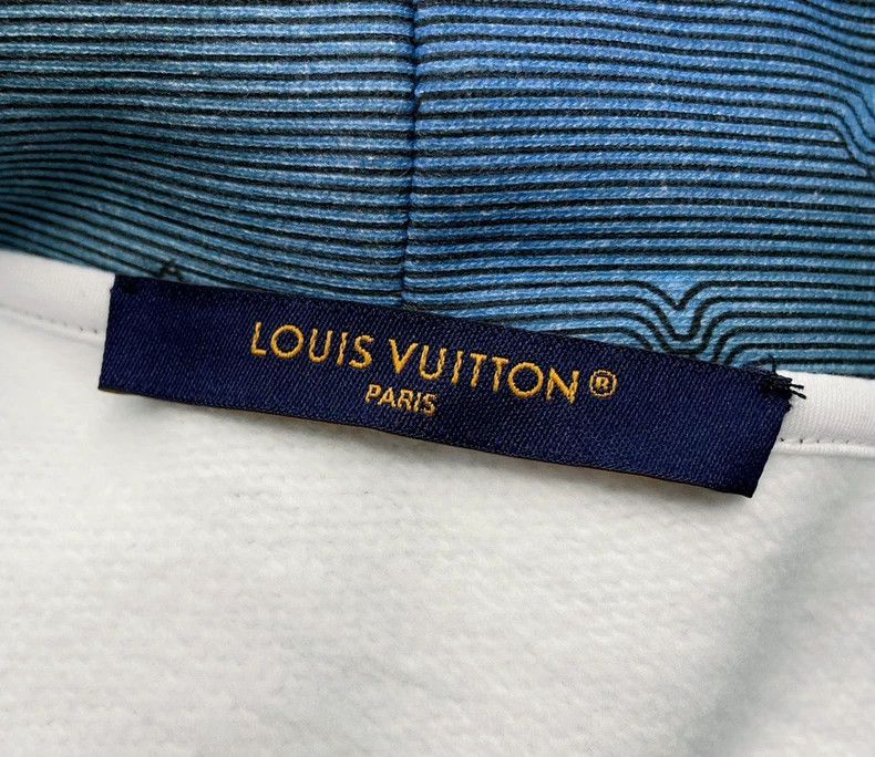 Louis Vuitton Louis Vuitton Blue gradient full-print logo sweatshirt Size US M / EU 48-50 / 2 - 5 Thumbnail