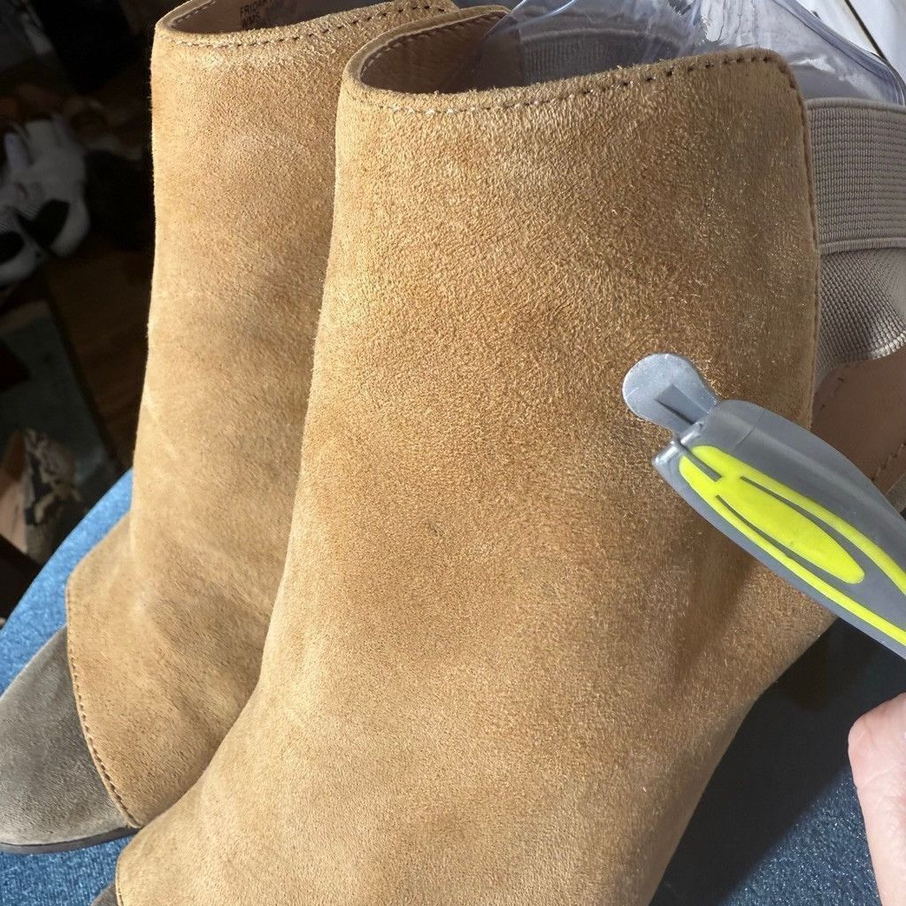 Kenneth Cole Kenneth Cole nude suede leather open toe bootie sz 9.5 Size US 9.5 / IT 39.5 - 9 Thumbnail
