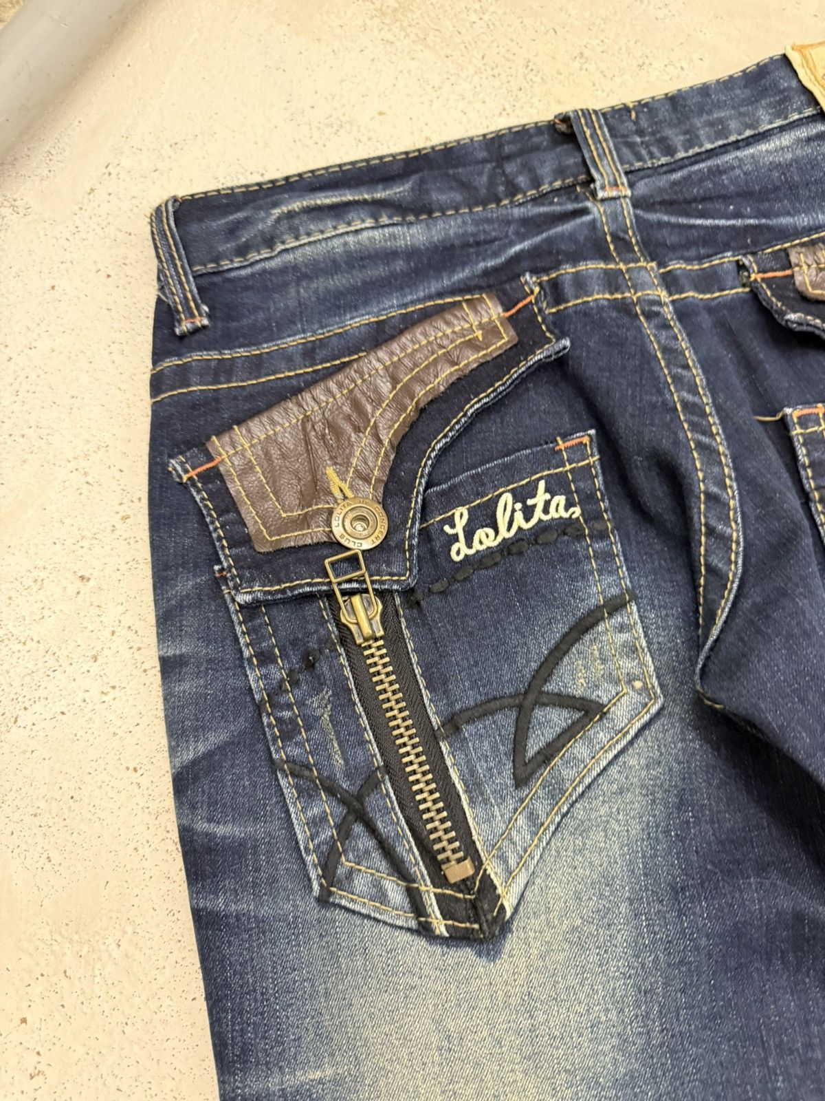 Japanese Brand × Tornado Mart Lolita Japan Claw Mark Leather Trimmed Pocket Flare Jeans Size US 29 - 14 Thumbnail