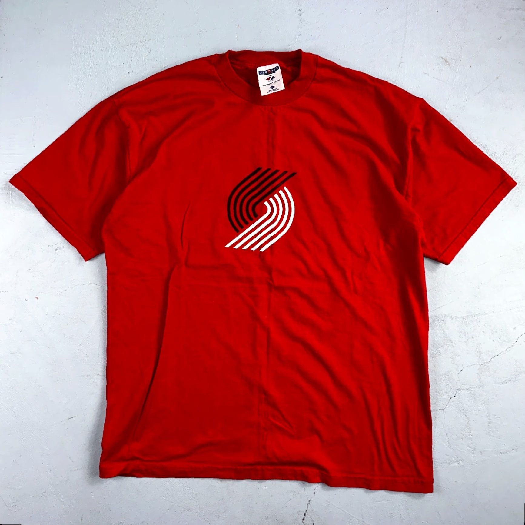 Jerzees Vintage Portland Trailblazers NBA T-Shirt Men’s Large Red 2000s Y2K Retro Basketball Graphic Tee Size US L / EU 52-54 / 3 - 2 Thumbnail