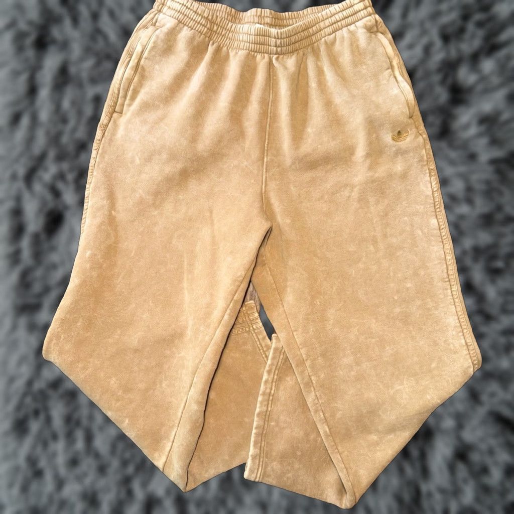 Adidas Adidas Sweatpants Beige Washed Fleece Comfort Loose Fit Size Large Men Regular Sweatpants Sports Logo Athleisure 29 Inseam Gym & Training Size US 33 - 1 Thumbnail