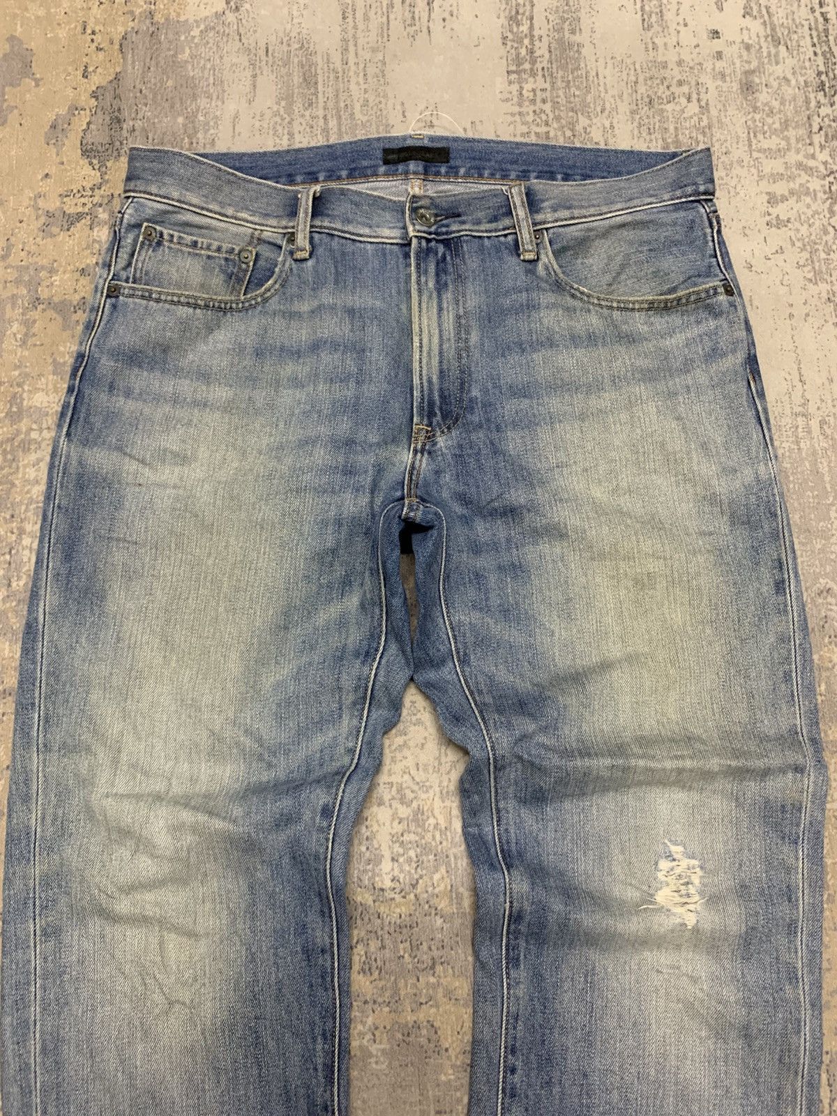 Uniqlo Vintage Uniqlo Faded Blue Washed Denim Size US 37 - 2 Thumbnail