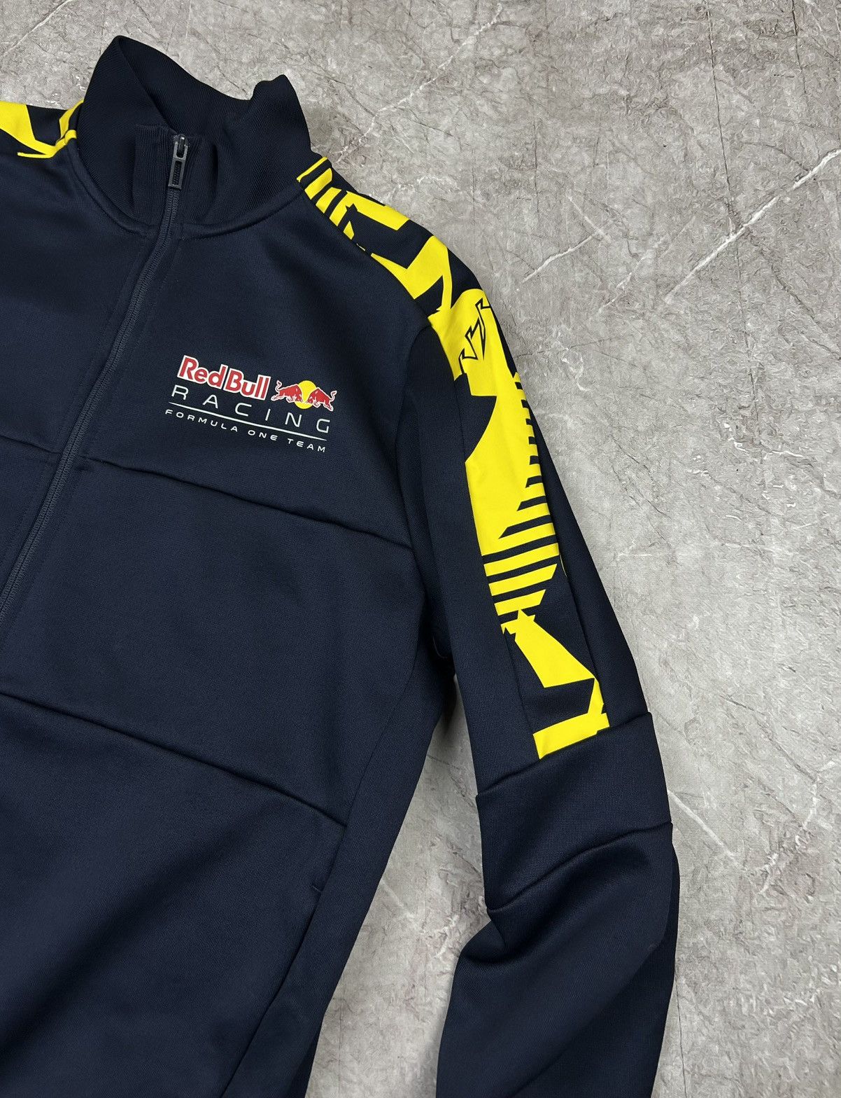 Puma Vintage Honda Red Bull Racing Jacket F1 Aston Martin Puma Size US L / EU 52-54 / 3 - 9 Thumbnail