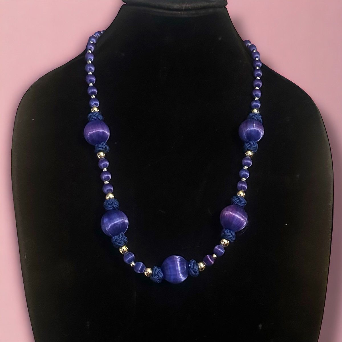 Vintage Vintage blue satin bead necklace Size ONE SIZE - 1 Thumbnail
