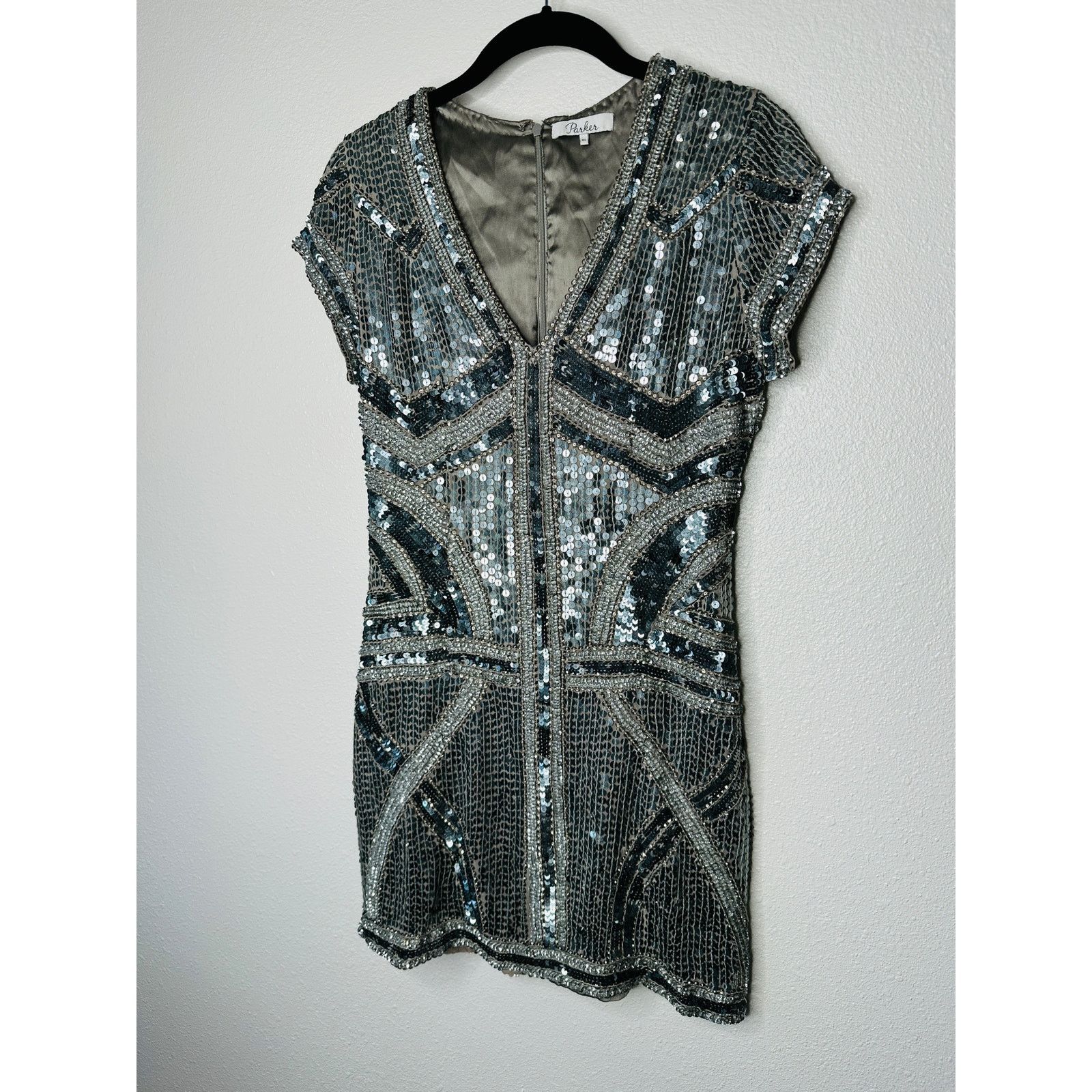 Parker Parker Silver Rose Gold Sequin Aztec VNeck Mini Dress S Size S / US 4 / IT 40 - 5 Thumbnail