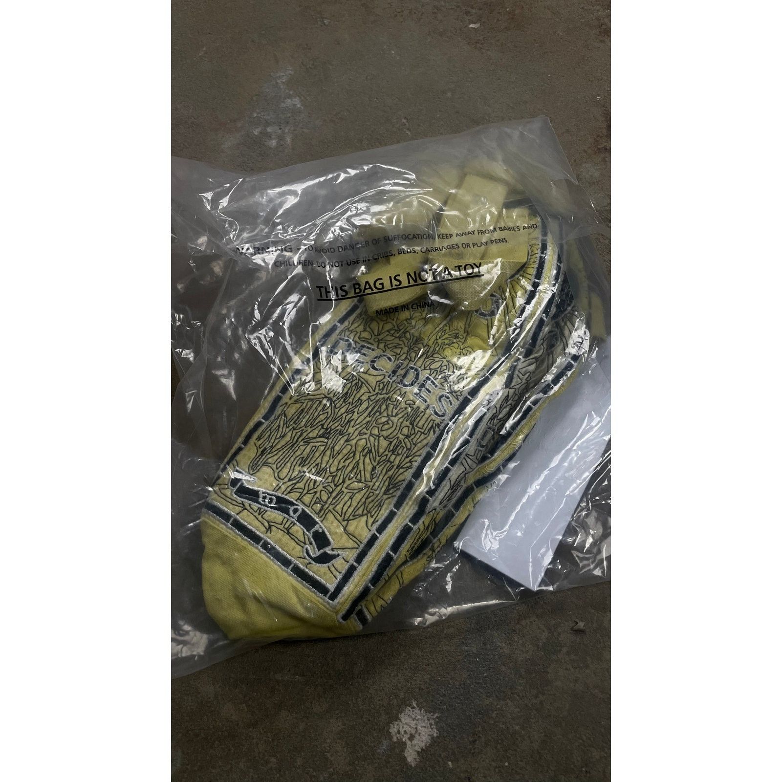 Who Decides War WDW Bullet Bag Yellow New Size ONE SIZE - 3 Thumbnail