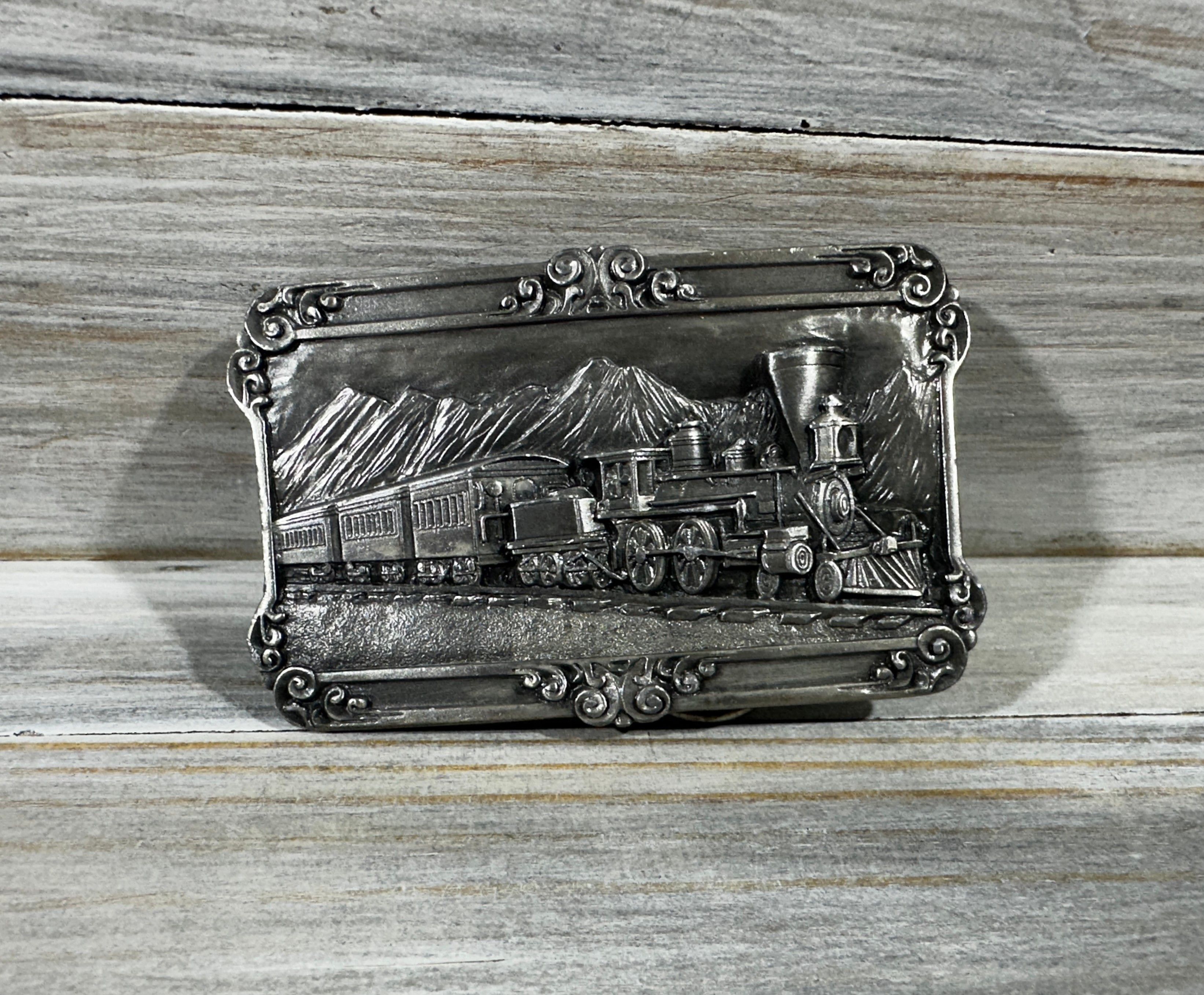 Vintage Train Traveling Through Mountains Vintage 1984 Siskiyou Size ONE SIZE - 1 Thumbnail