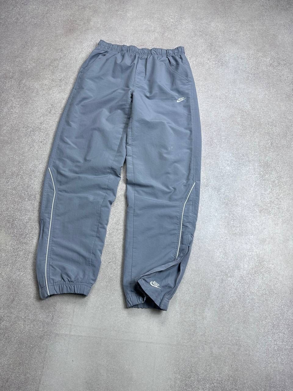 Nike Vintage 90s Nike Swoosh Baggy Nylon Track Pants Y2K S Size US 31 - 2 Thumbnail