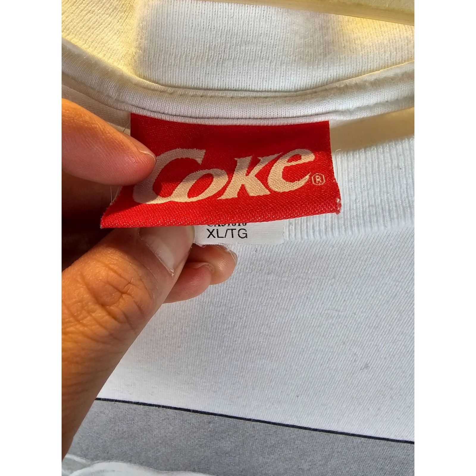 Vintage VINTAGE COCA-COLA POLA BEAR SINGLE STITCH WHITE COTTON T-SHIRT XL Men T-Shirt Size XL Size US XL / EU 56 / 4 - 7 Thumbnail