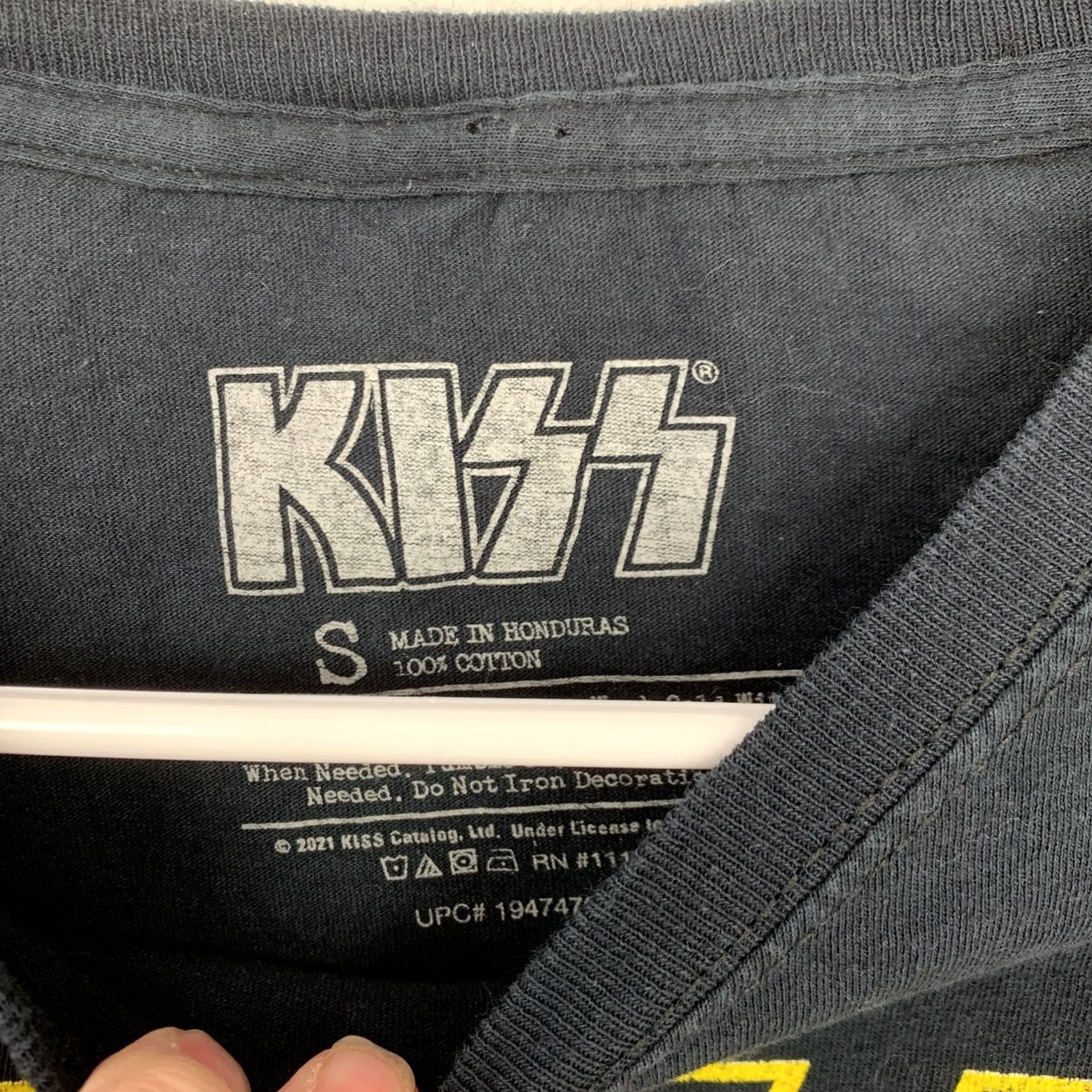 Vintage KISS Screenprint World Tour '77 Band Black Tee T-Shirt Womens Small Shirt Womens Small Black Size S / US 4 / IT 40 - 3 Thumbnail