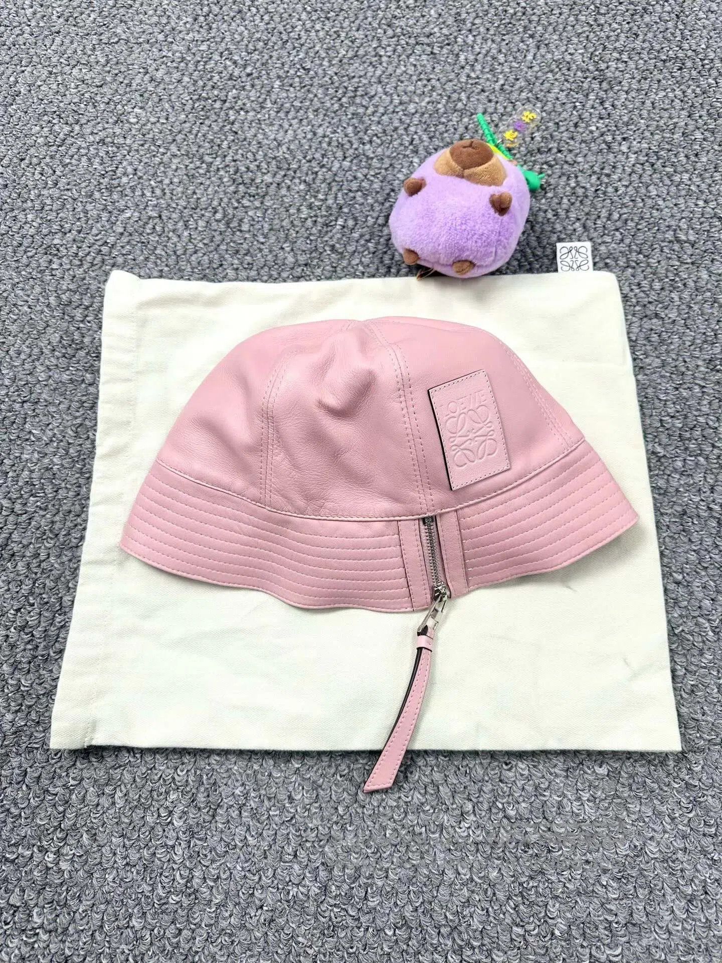Loewe Loewe size S Pink Sheepskin Leather Logo Zip-up Fisherman' Size ONE SIZE - 1 Thumbnail
