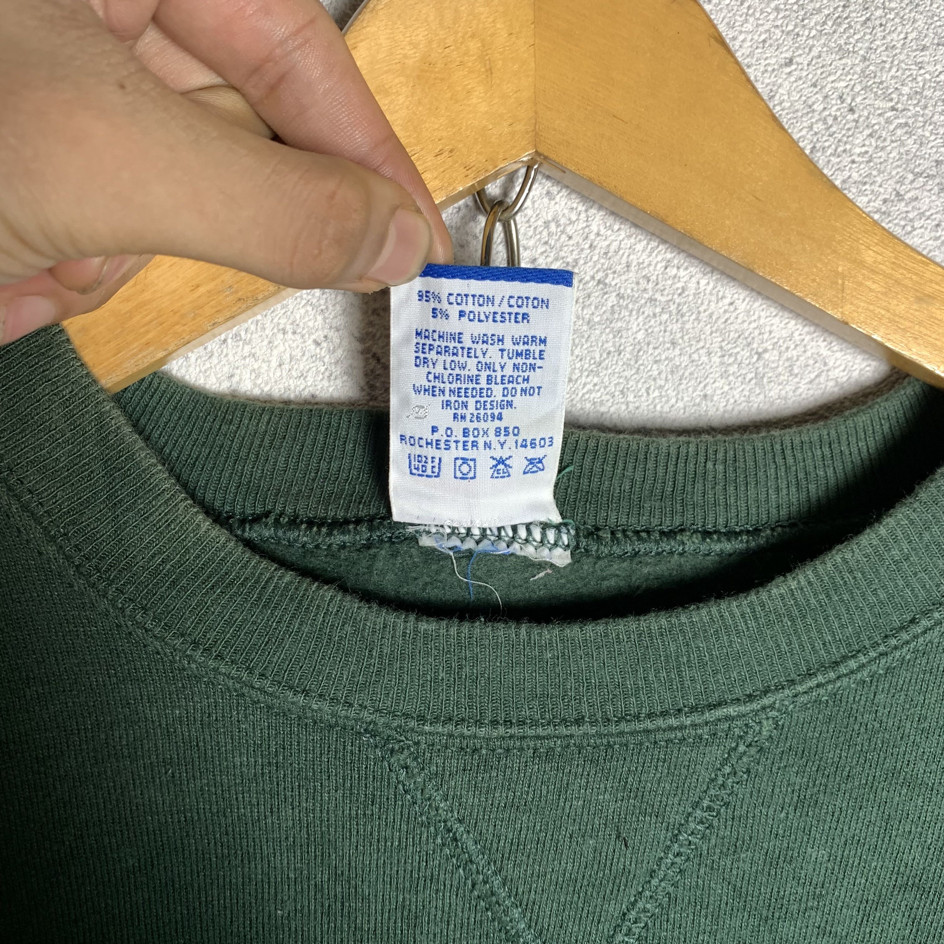 Champion Vintage Champion Sweatshirt Crewneck Size US L / EU 52-54 / 3 - 7 Thumbnail