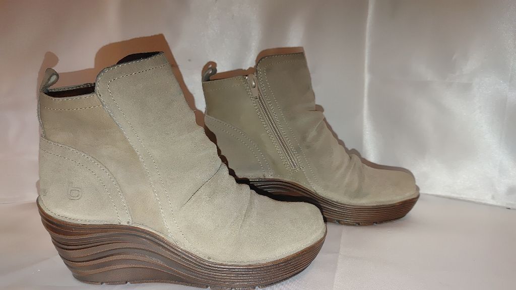 The Unbranded Brand Bionica Diablo Gilford Suede Boots Size 6M Size US 6 / IT 36 - 3 Thumbnail
