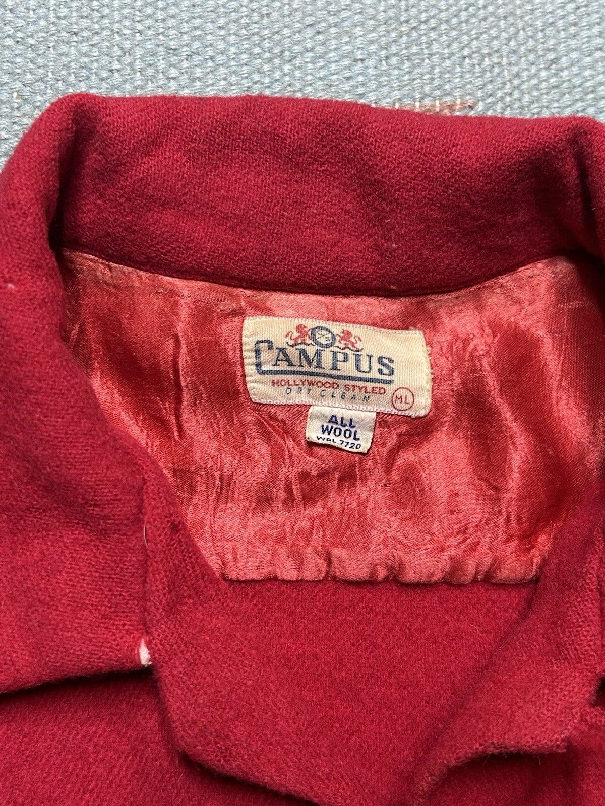Vintage 1950s wool loop collar shirt Campus Hollywood distressed M/L Size US M / EU 48-50 / 2 - 10 Thumbnail