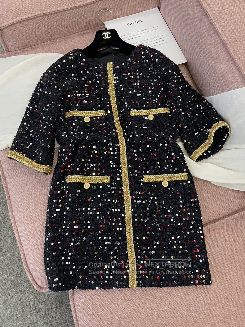 Chanel Chanel 22S heavy industry sequins full of stars black gold Size XS / US 0-2 / IT 36-38 - 1 Thumbnail