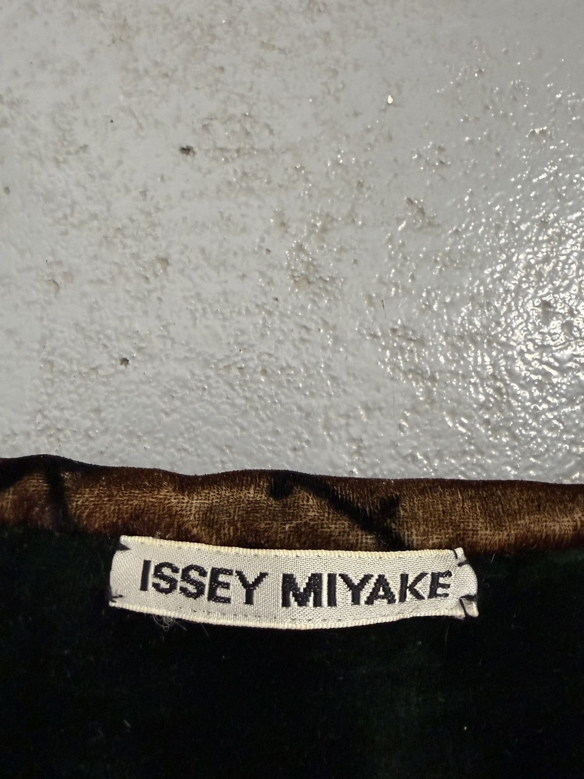 Issey Miyake Vintage Issey Miyake Velour Double Side Scarf Size ONE SIZE - 7 Thumbnail
