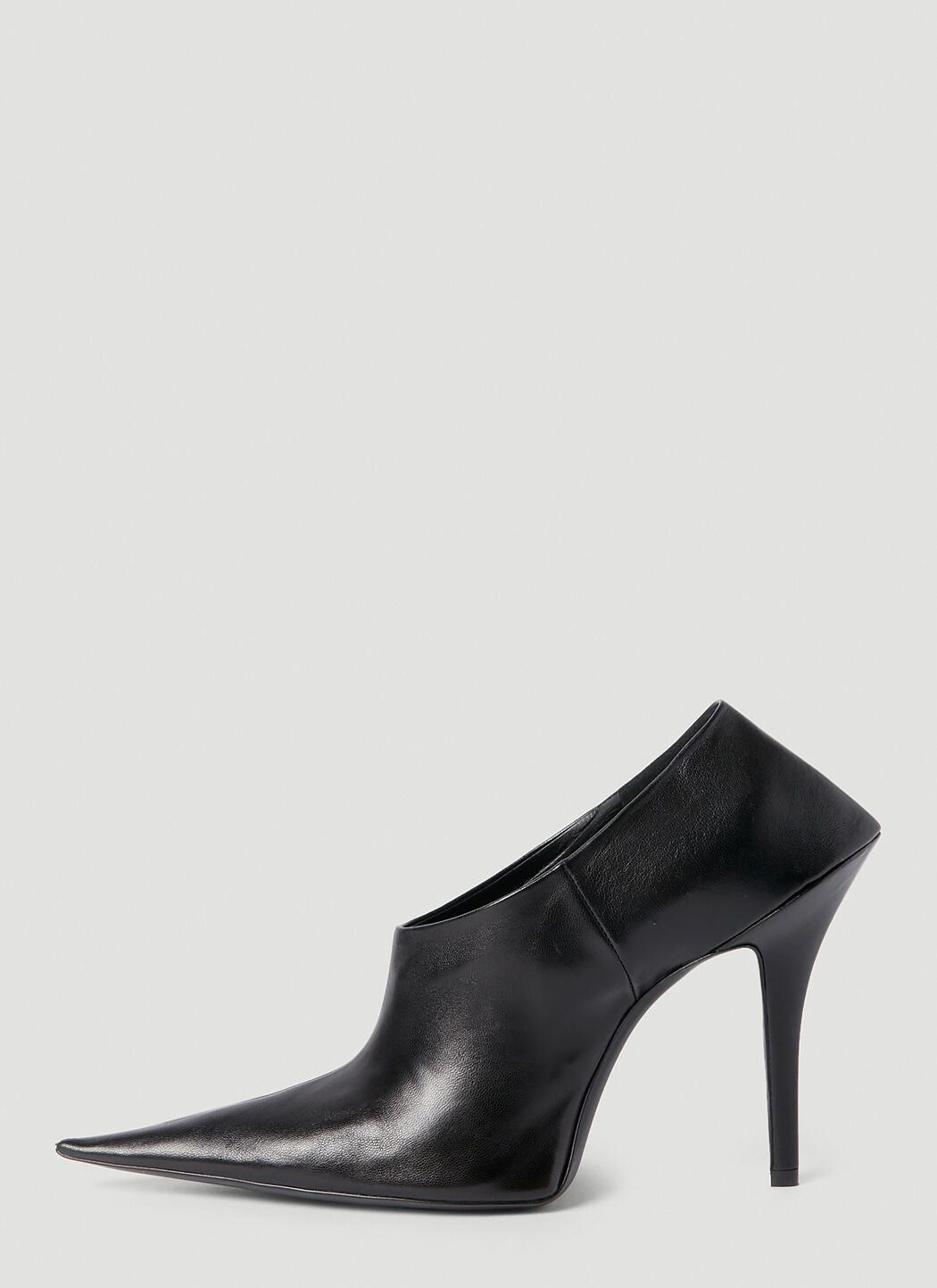 o1srvl11e0925 Witch 110 Pump High Heels in Black