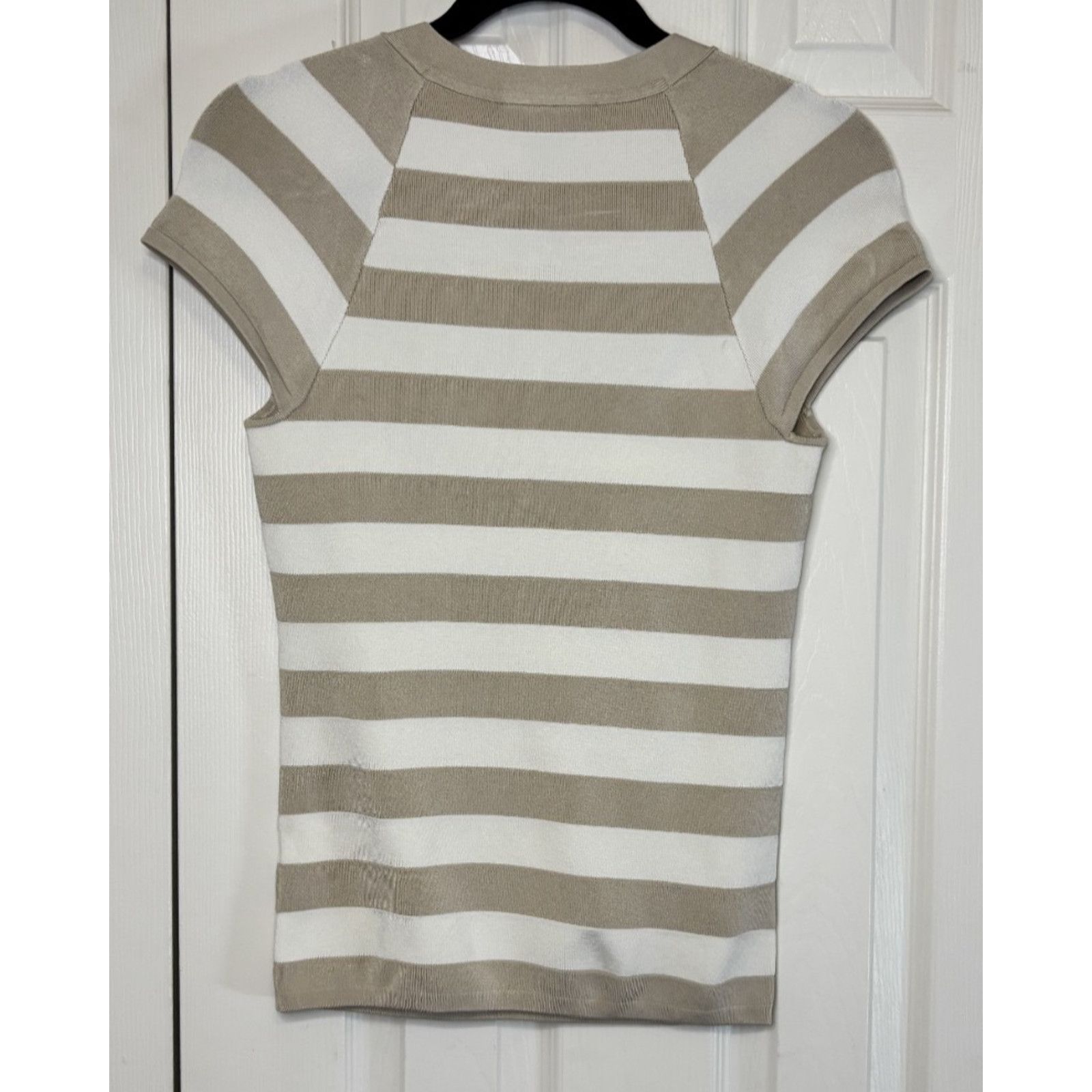 White House Black Market White House Black Market Top Women Short Sleeve Size S / US 4 / IT 40 - 2 Thumbnail