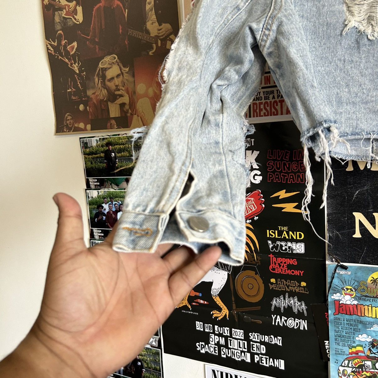 Vintage Vintage Narcissus Crop Top Distressed Denim Jacket Size L / US 10 / IT 46 - 8 Thumbnail