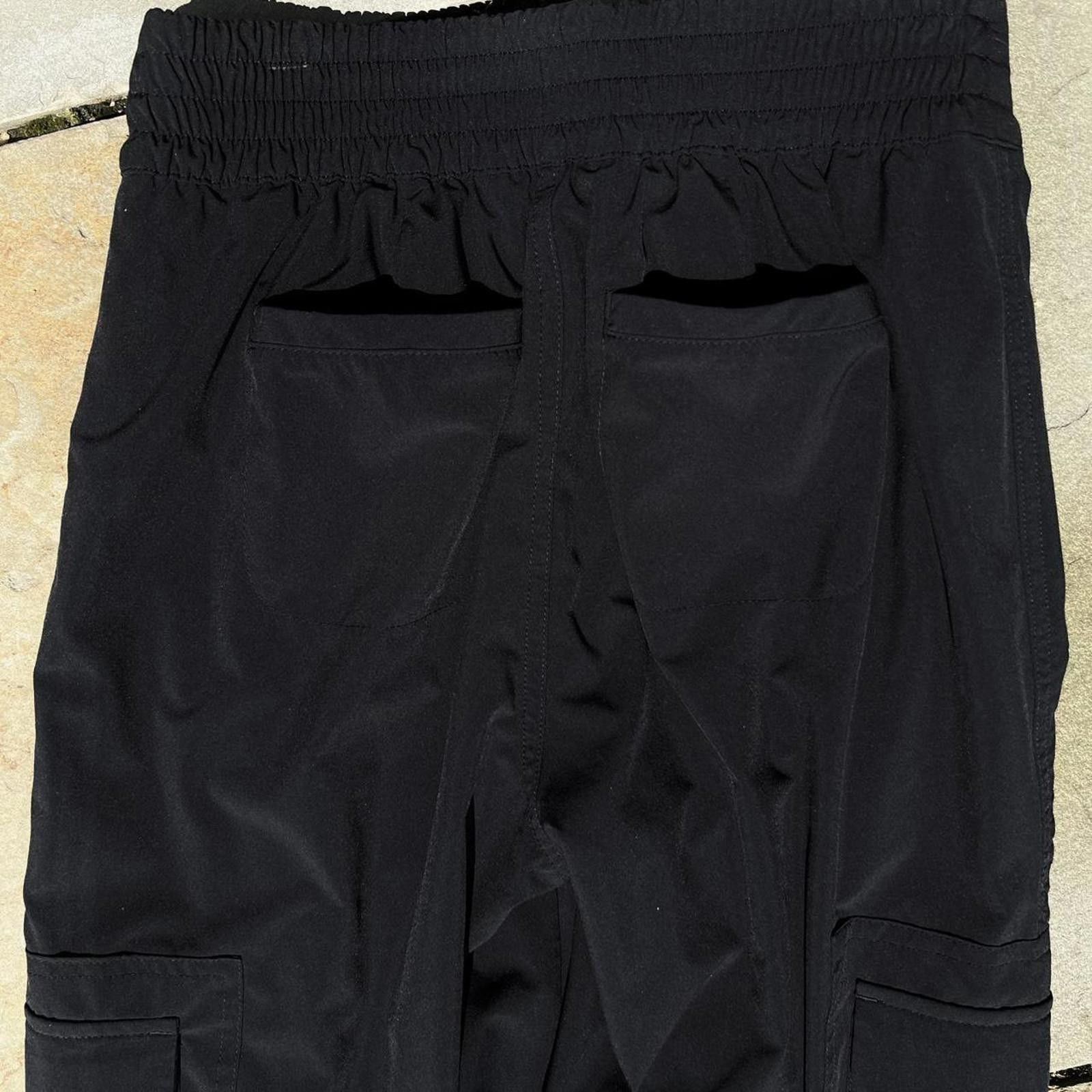 Athleta Black Athleta Gorpcore Cargo Pants Size 25" / US 0 / IT 36 - 5 Thumbnail