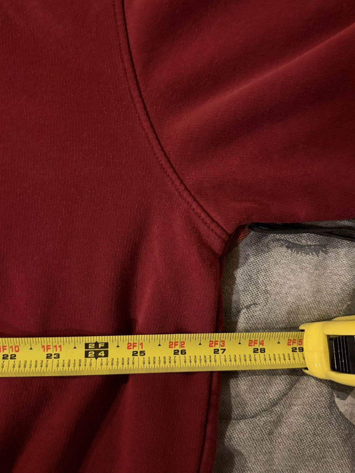 Nike vintage y2k nike silver tag red crewneck xl 2000s silver tag Size US XL / EU 56 / 4 - 6 Thumbnail