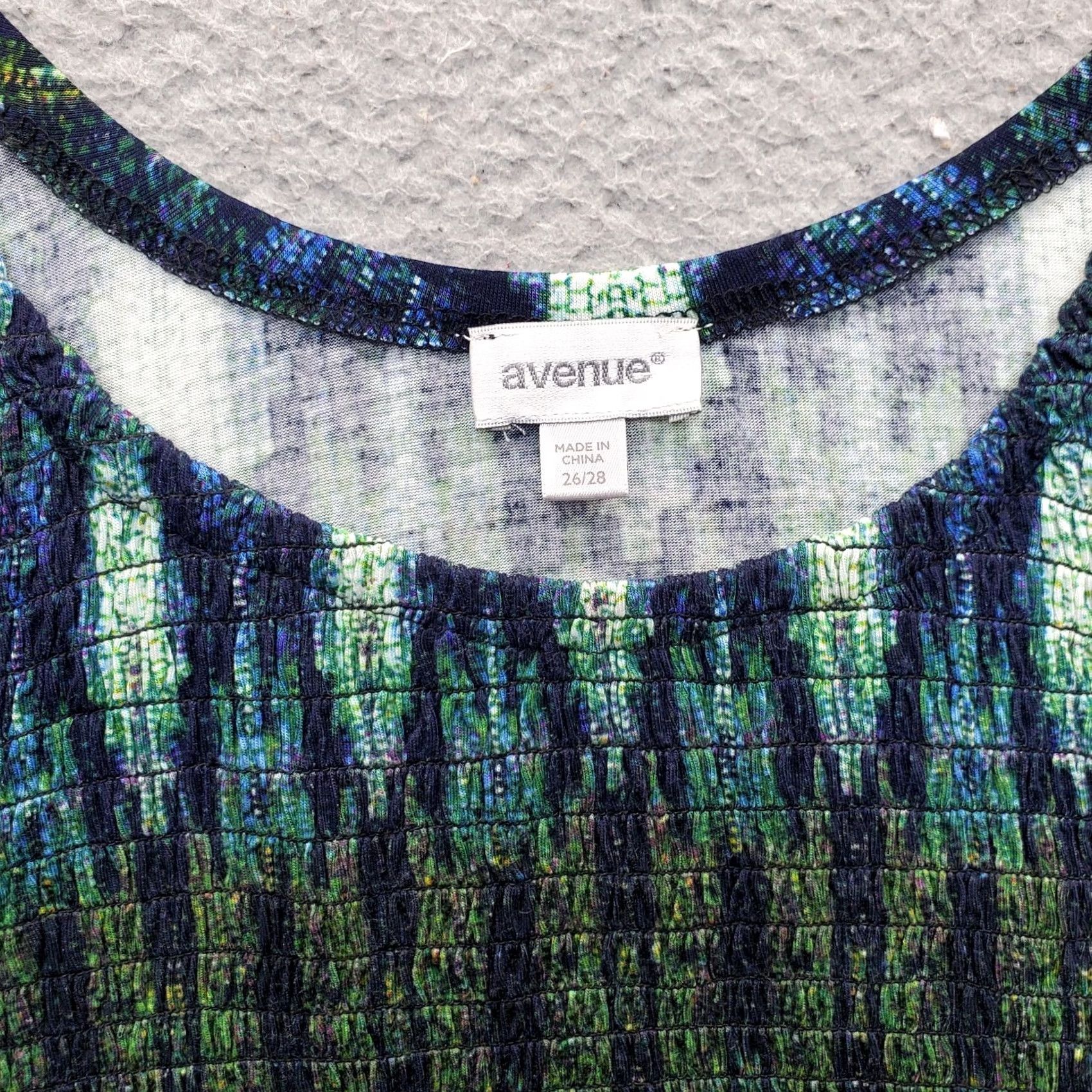 Avenue Avenue Blouse Top Womens Size 26/28 Multi Geo Print Viscose Short Sleeve Smocked Dressy Shirt Size 4XL / US 24-26 - 3 Thumbnail